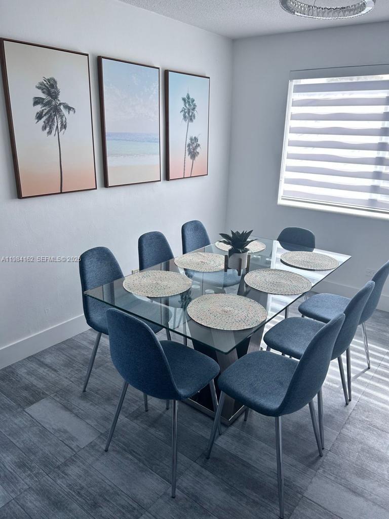 6900 SW 3rd St Pembroke Pines, FL 33023