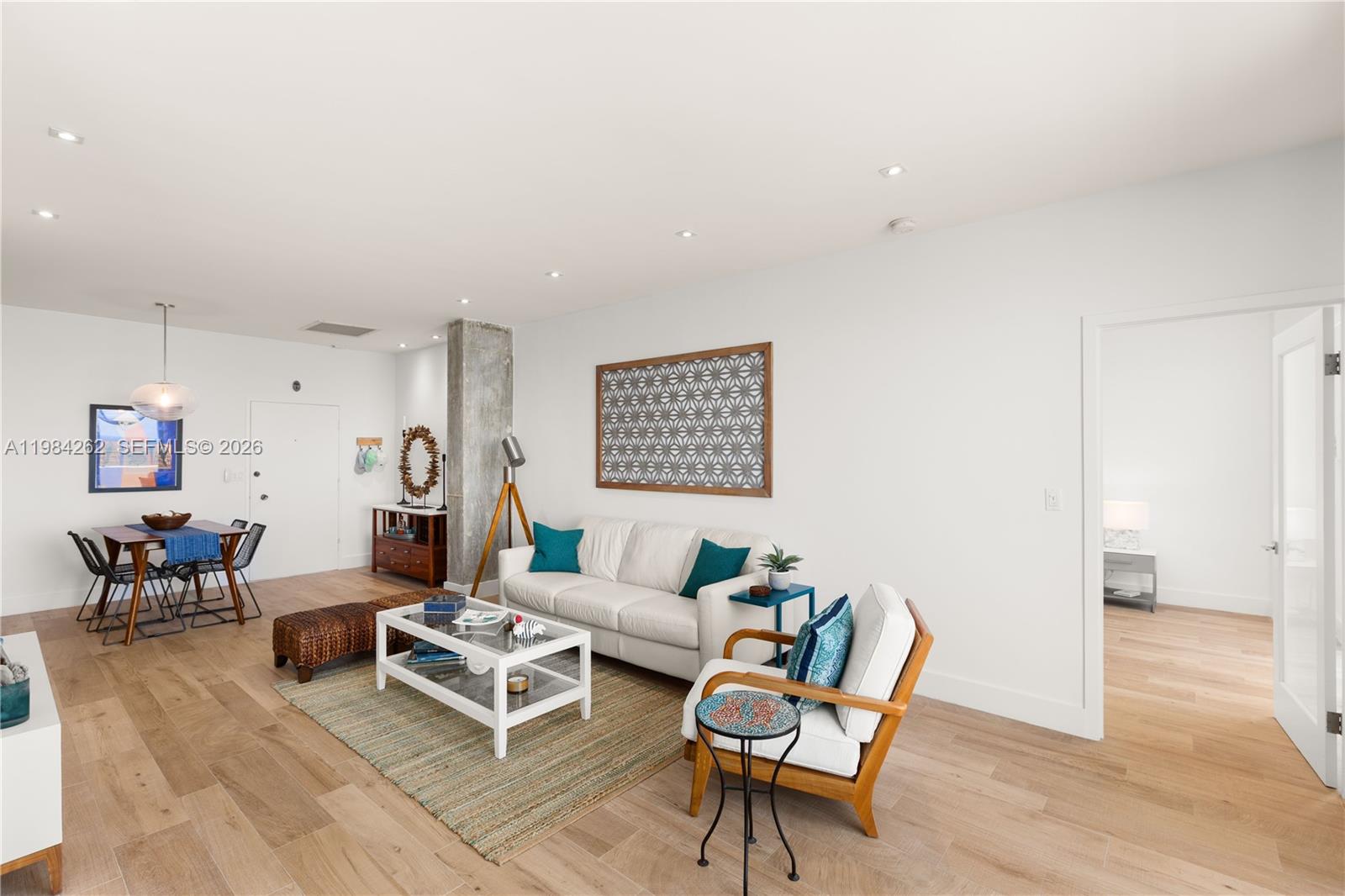 5555 Collins Ave #17J Miami Beach, FL 33140