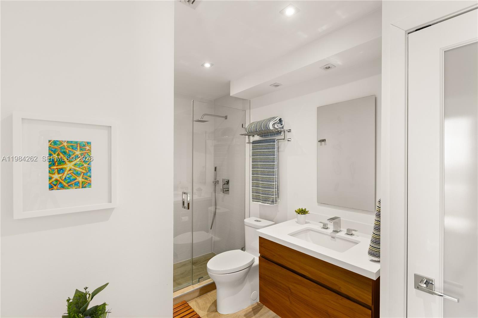 5555 Collins Ave #17J Miami Beach, FL 33140