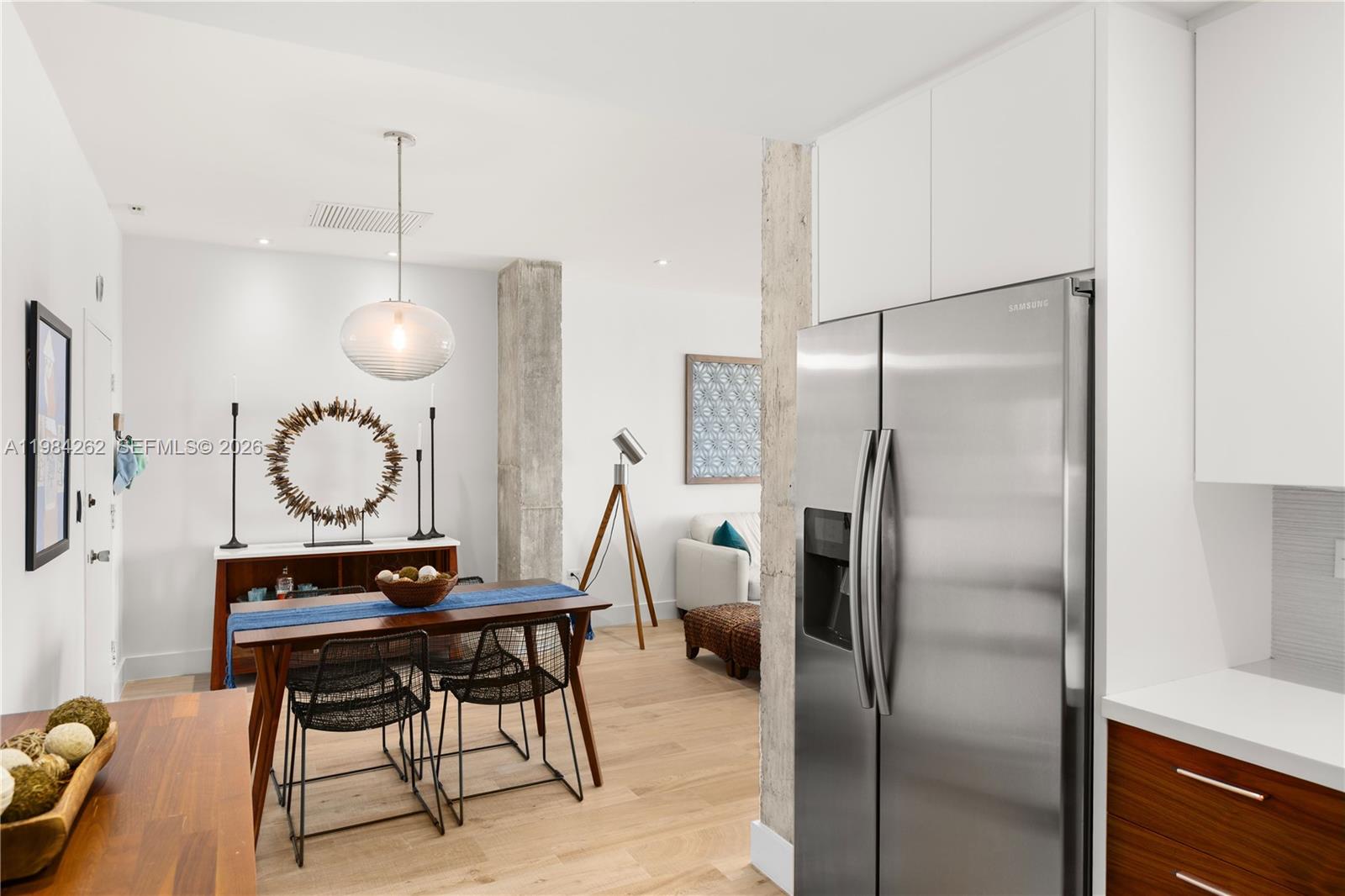 5555 Collins Ave #17J Miami Beach, FL 33140