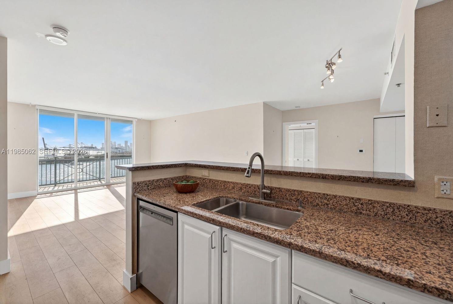 90 Alton Rd #1810 Miami Beach, FL 33139