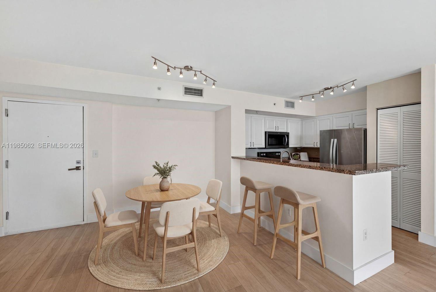 90 Alton Rd #1810 Miami Beach, FL 33139