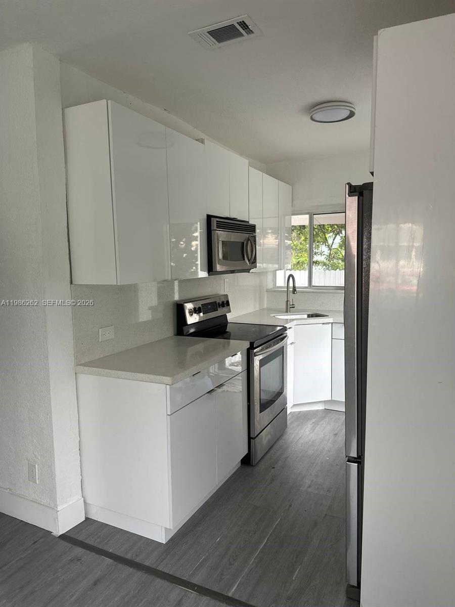 1812 NW 64th St Miami, FL 33147