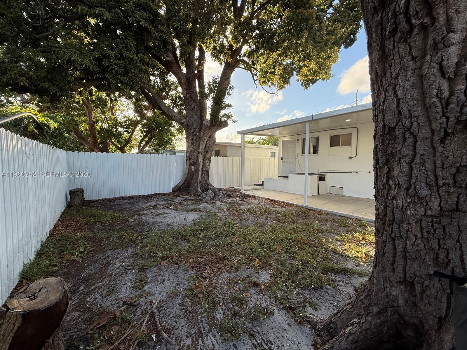 1812 NW 64th St Miami, FL 33147