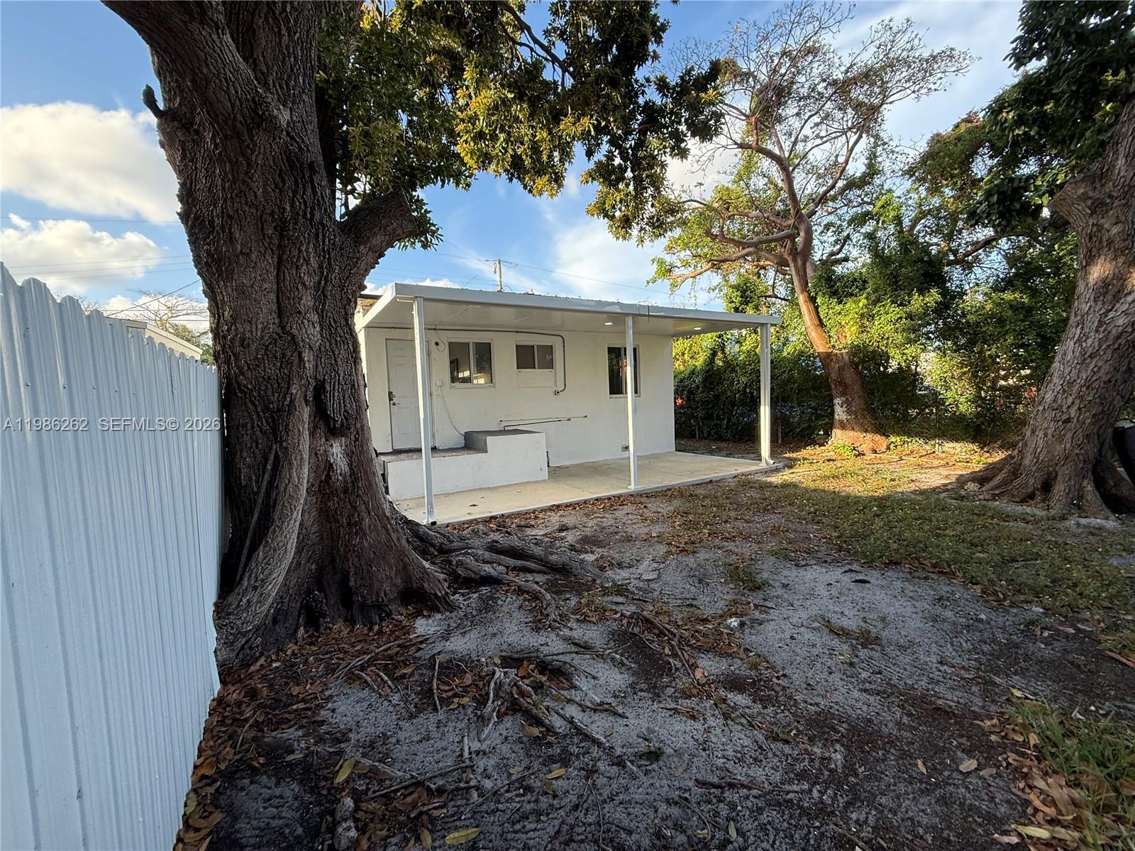 1812 NW 64th St Miami, FL 33147