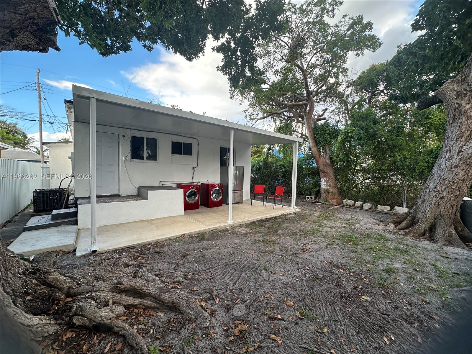 1812 NW 64th St Miami, FL 33147