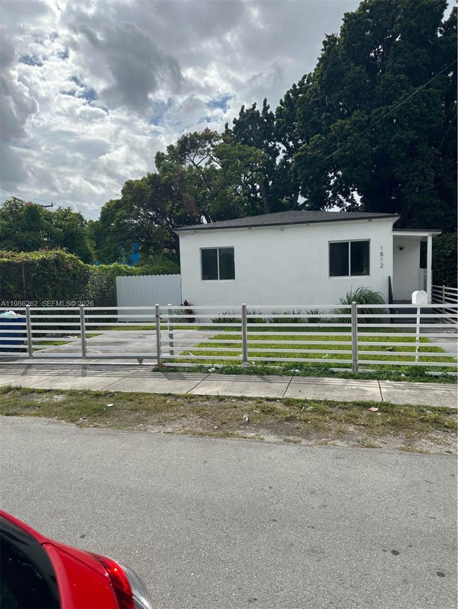 1812 NW 64th St Miami, FL 33147
