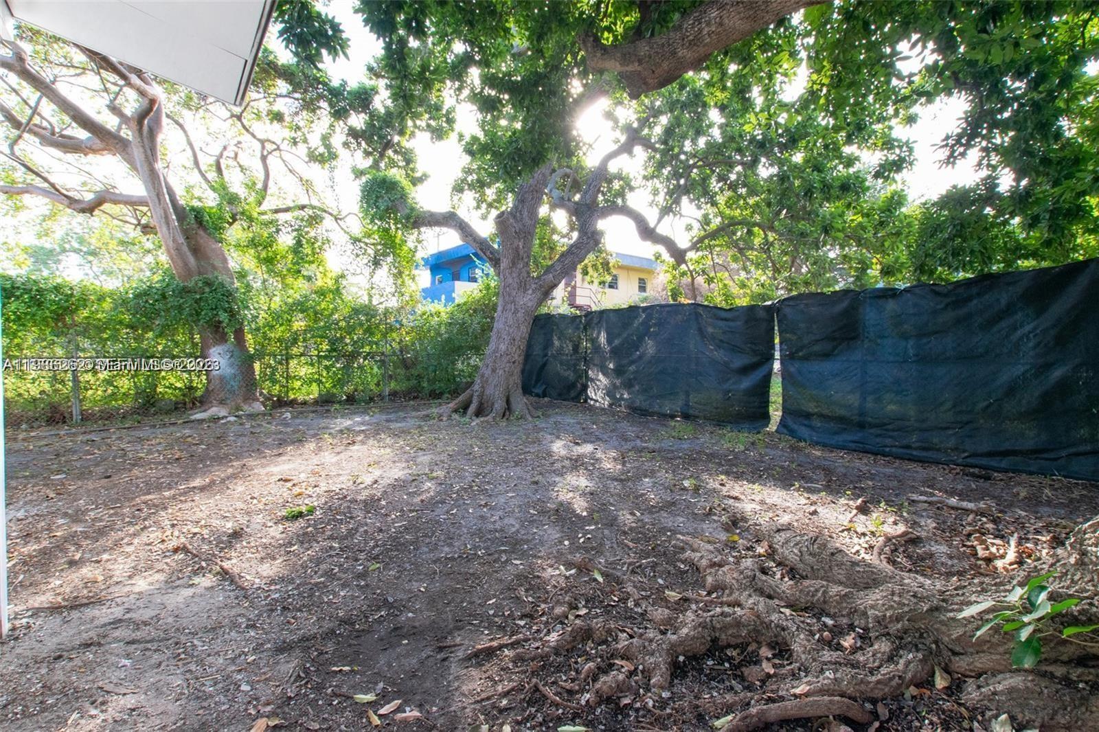 1812 NW 64th St Miami, FL 33147