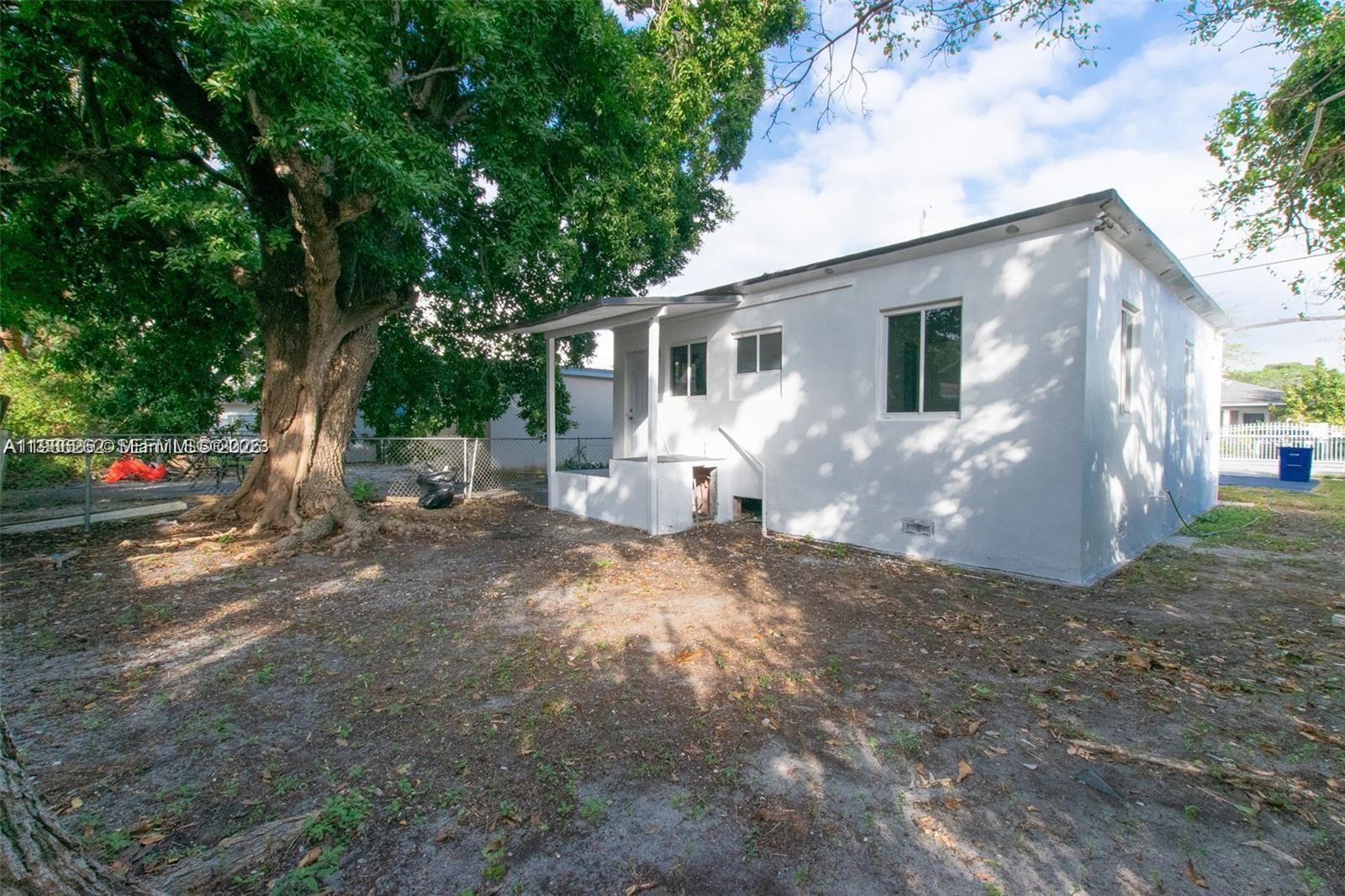 1812 NW 64th St Miami, FL 33147