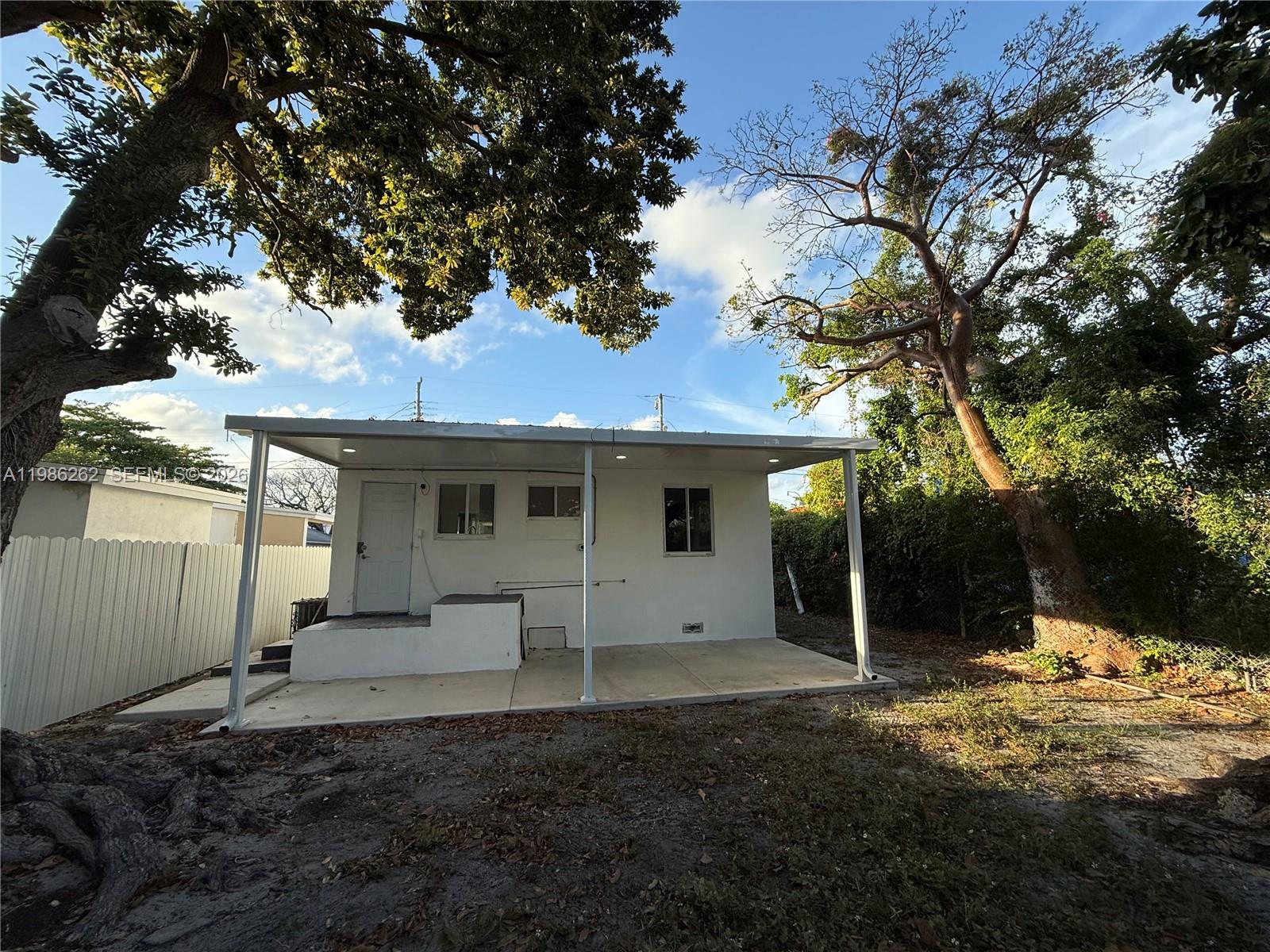 1812 NW 64th St Miami, FL 33147