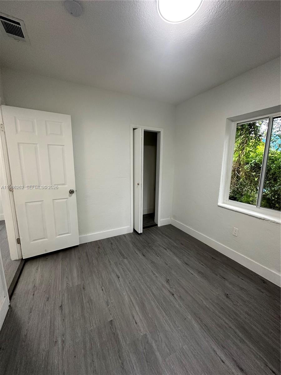 1812 NW 64th St Miami, FL 33147