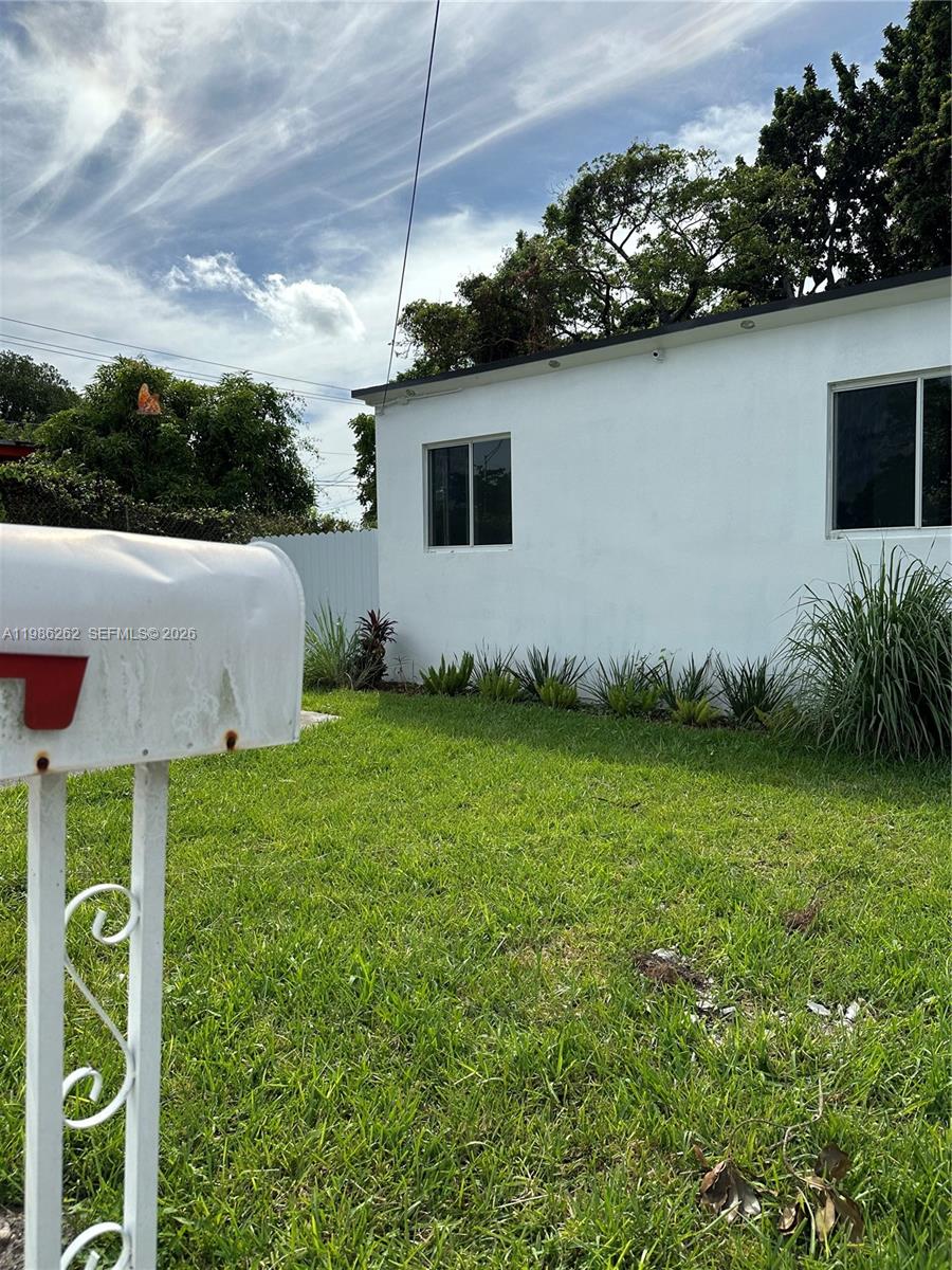 1812 NW 64th St Miami, FL 33147