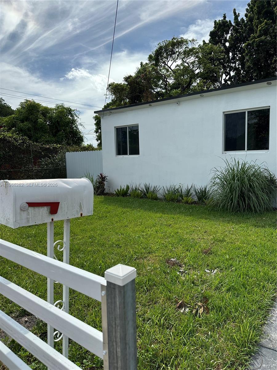 1812 NW 64th St Miami, FL 33147
