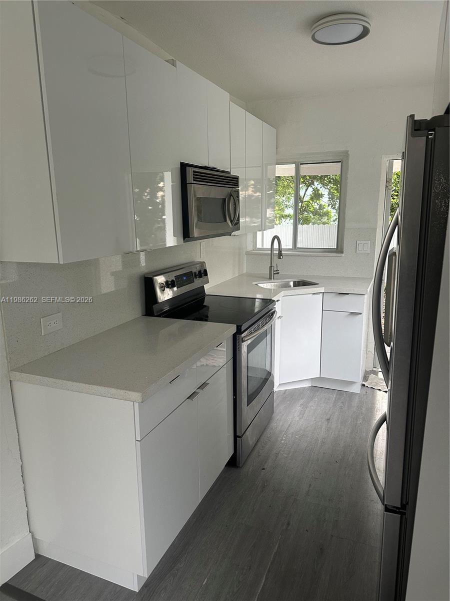 1812 NW 64th St Miami, FL 33147