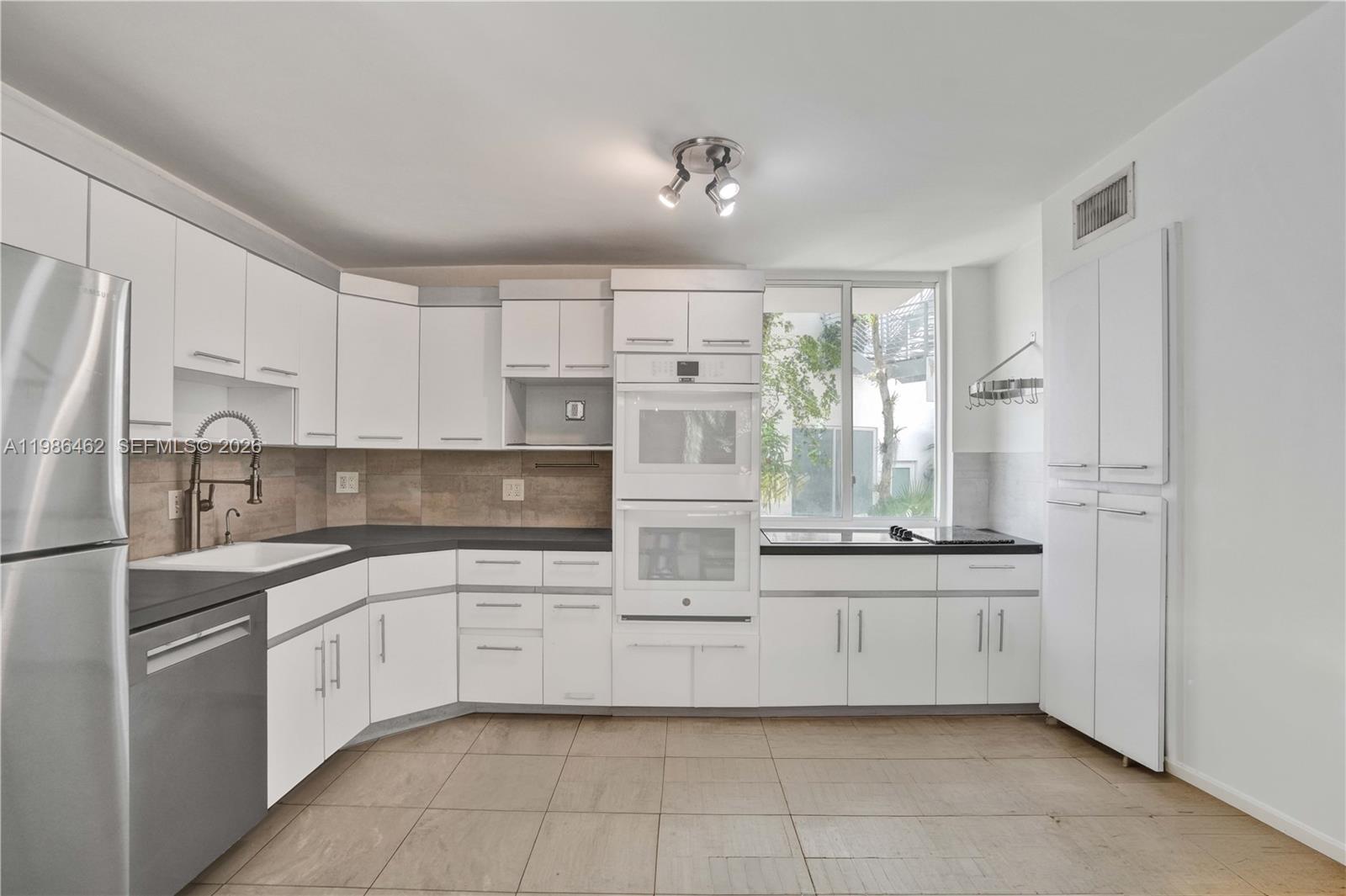 3126 Center St #8 Coconut Grove, FL 33133