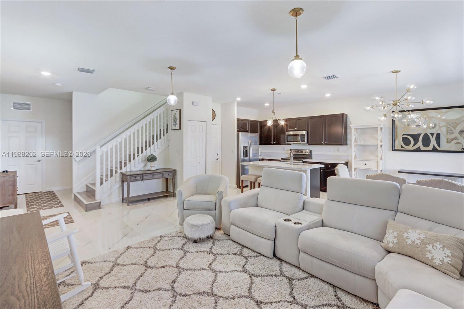 3375 W 100th Ter Hialeah, FL 33018