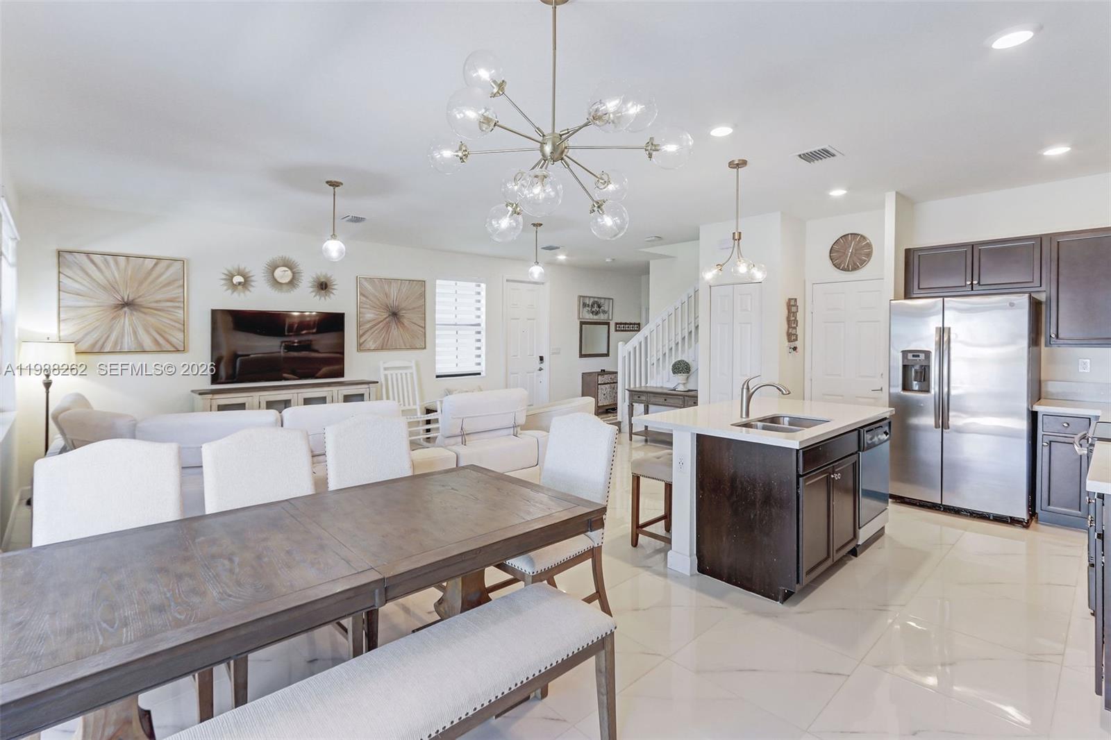 3375 W 100th Ter Hialeah, FL 33018