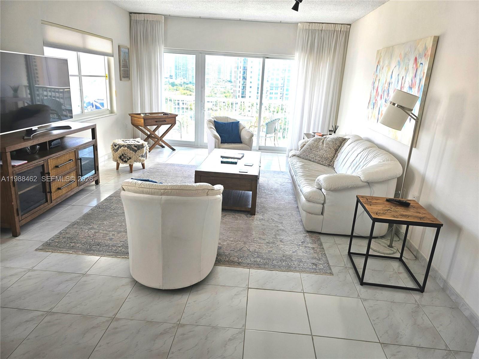 image Arlen House Condo2