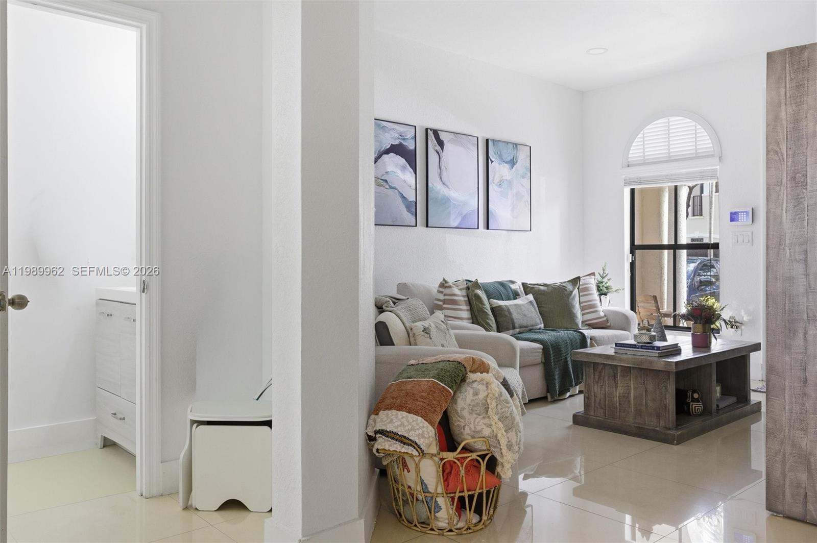 10319 NW 30th Ter Doral, FL 33172