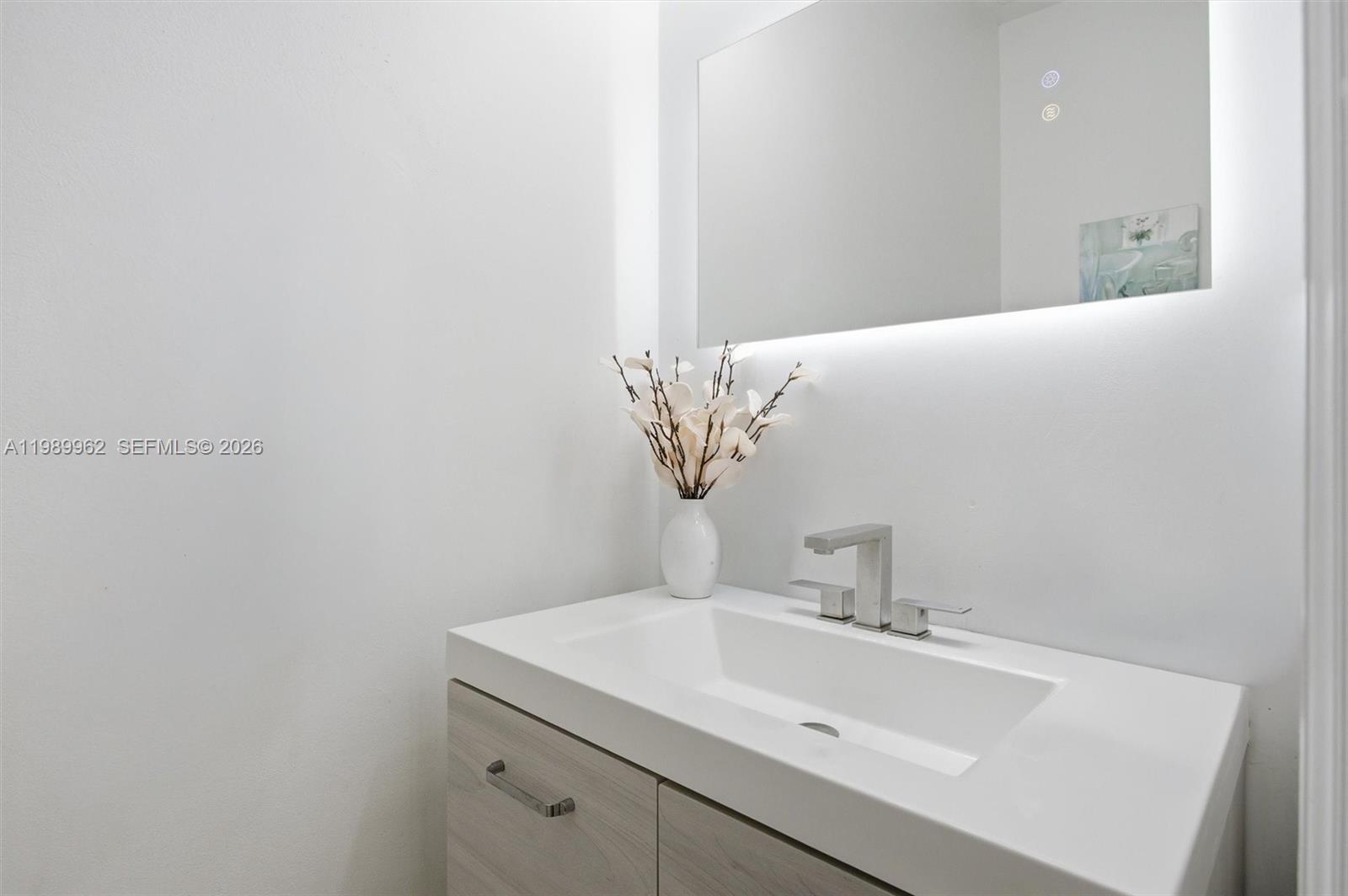 10319 NW 30th Ter Doral, FL 33172