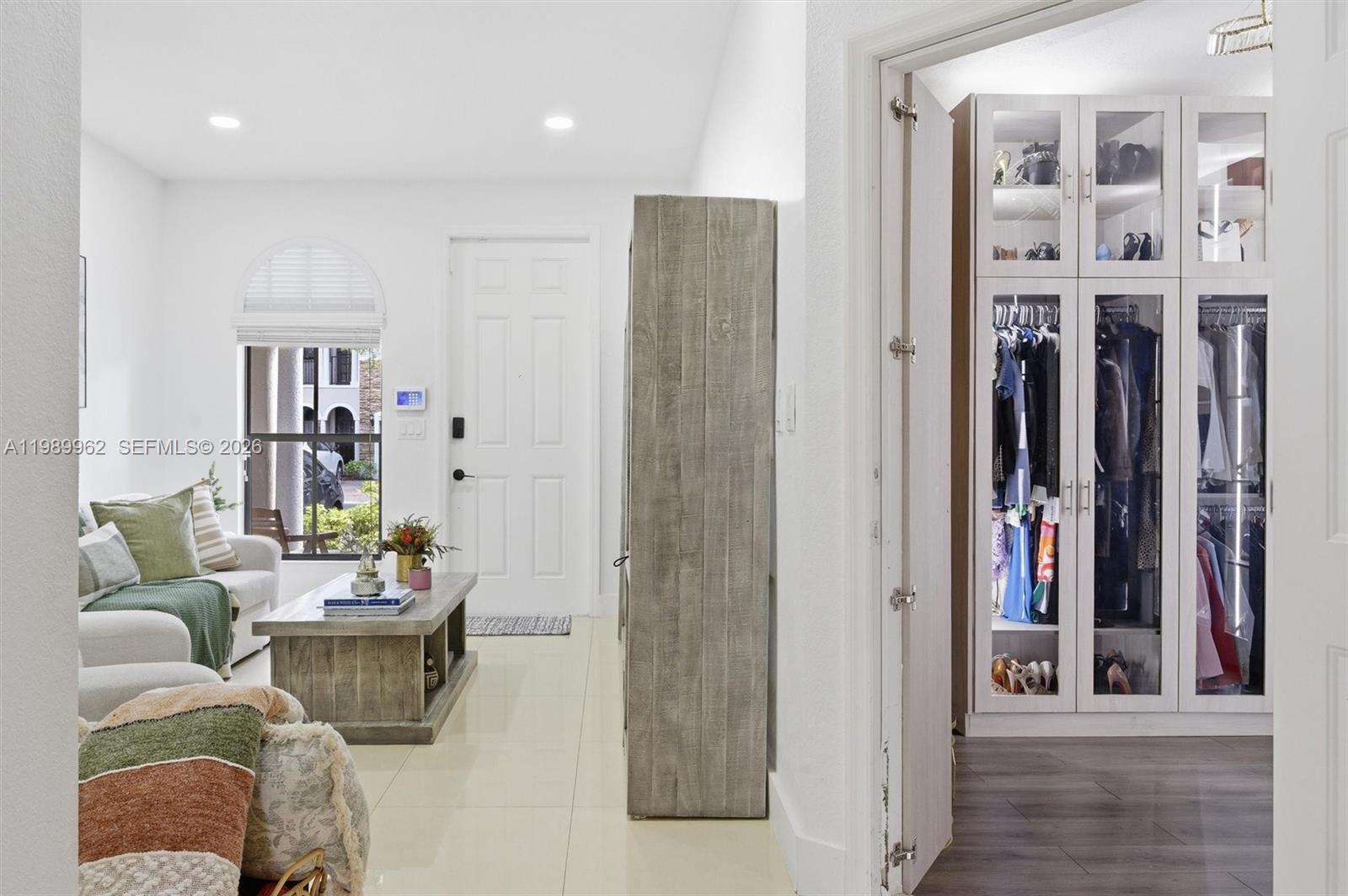 10319 NW 30th Ter Doral, FL 33172