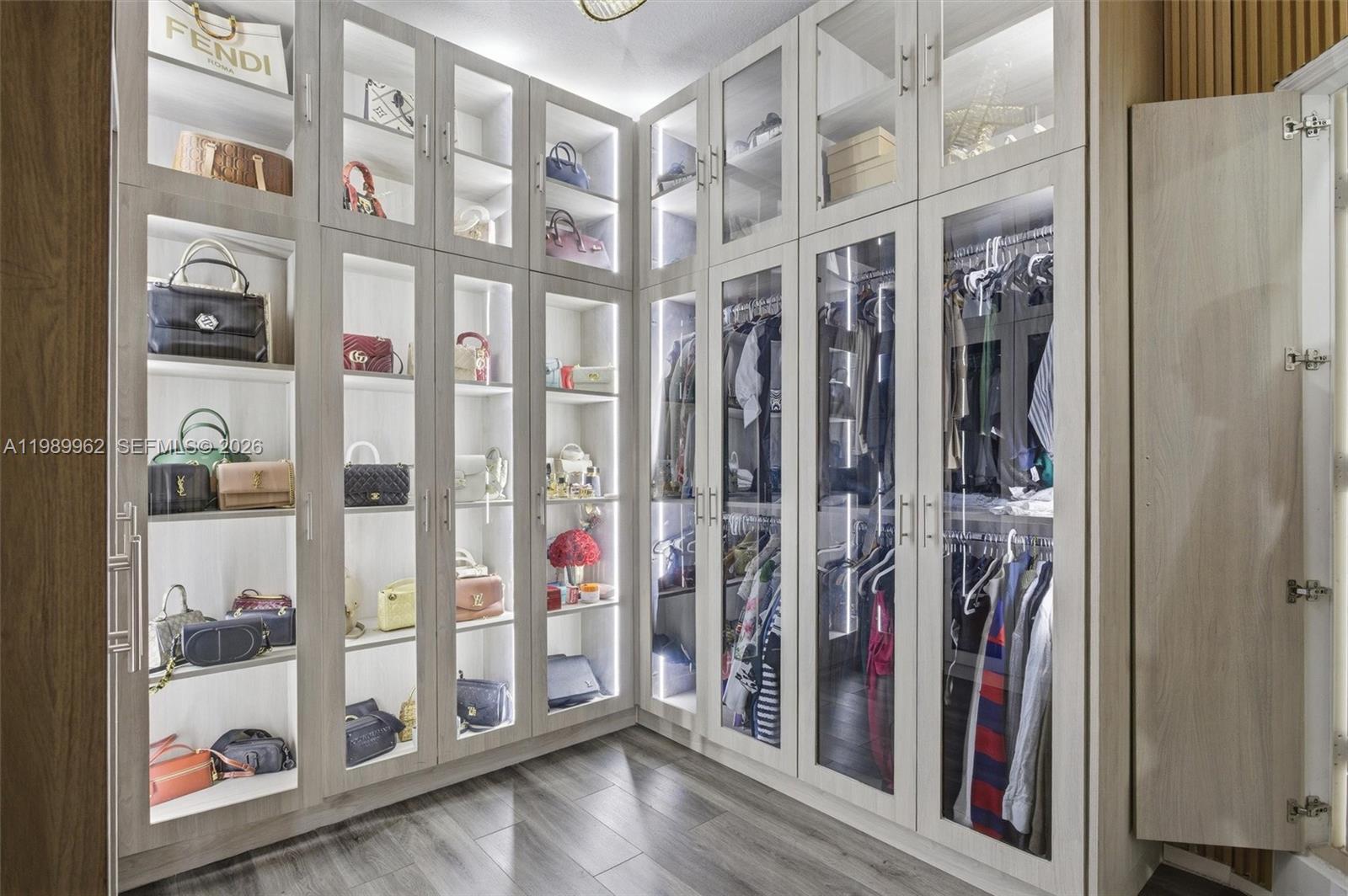 10319 NW 30th Ter Doral, FL 33172