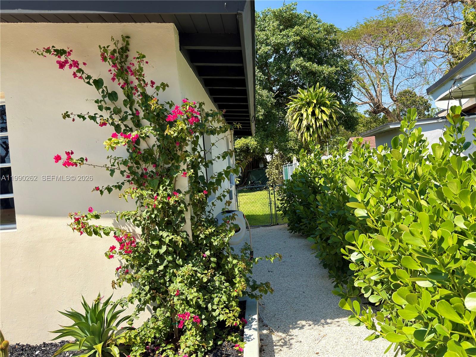 6561 SW 34th St Miami, FL 33155