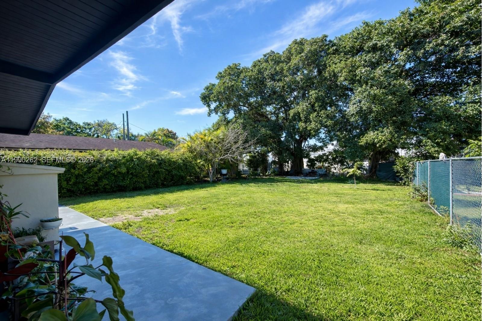 6561 SW 34th St Miami, FL 33155