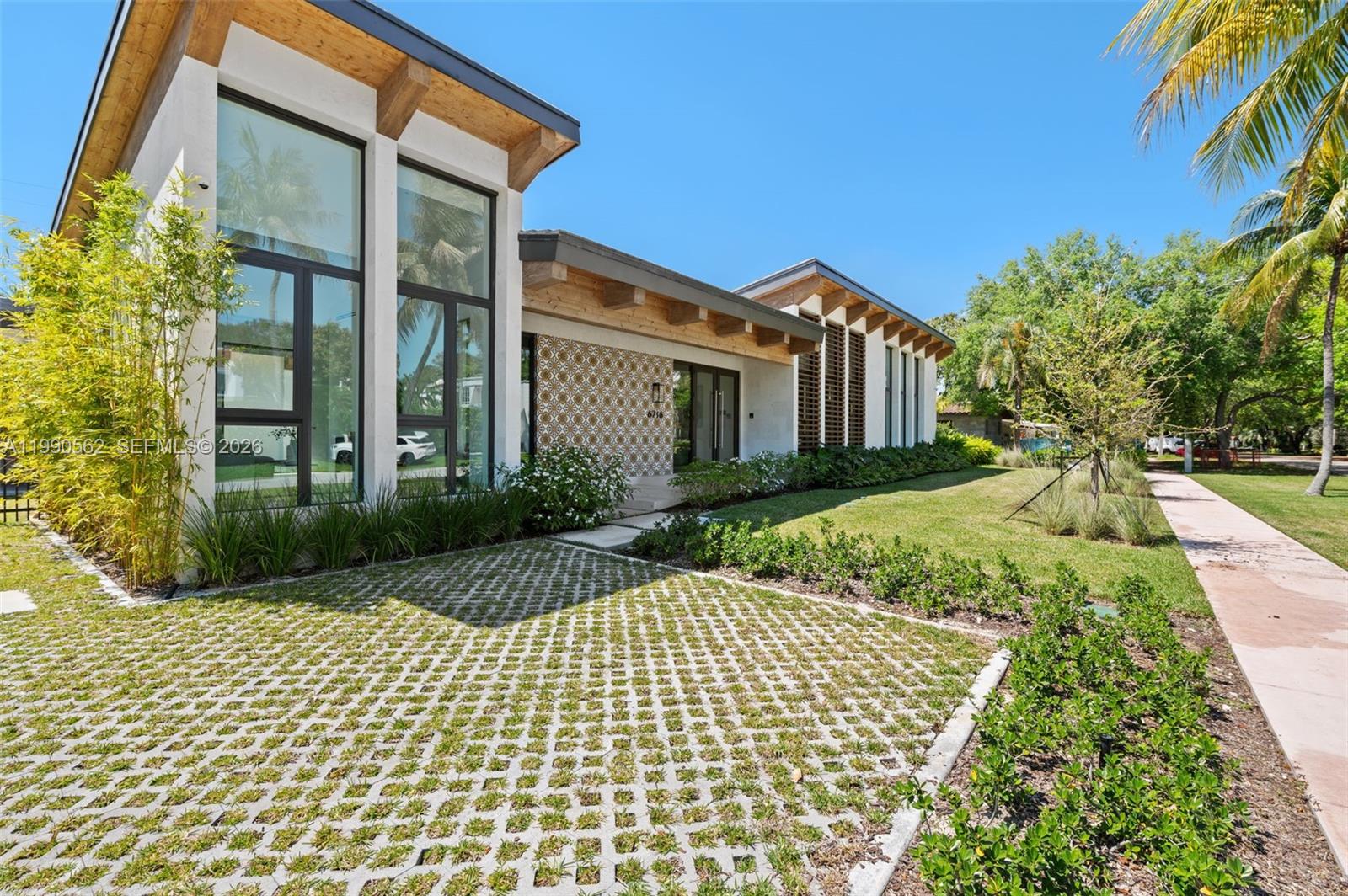 6716 San Vicente St Coral Gables, FL 33146