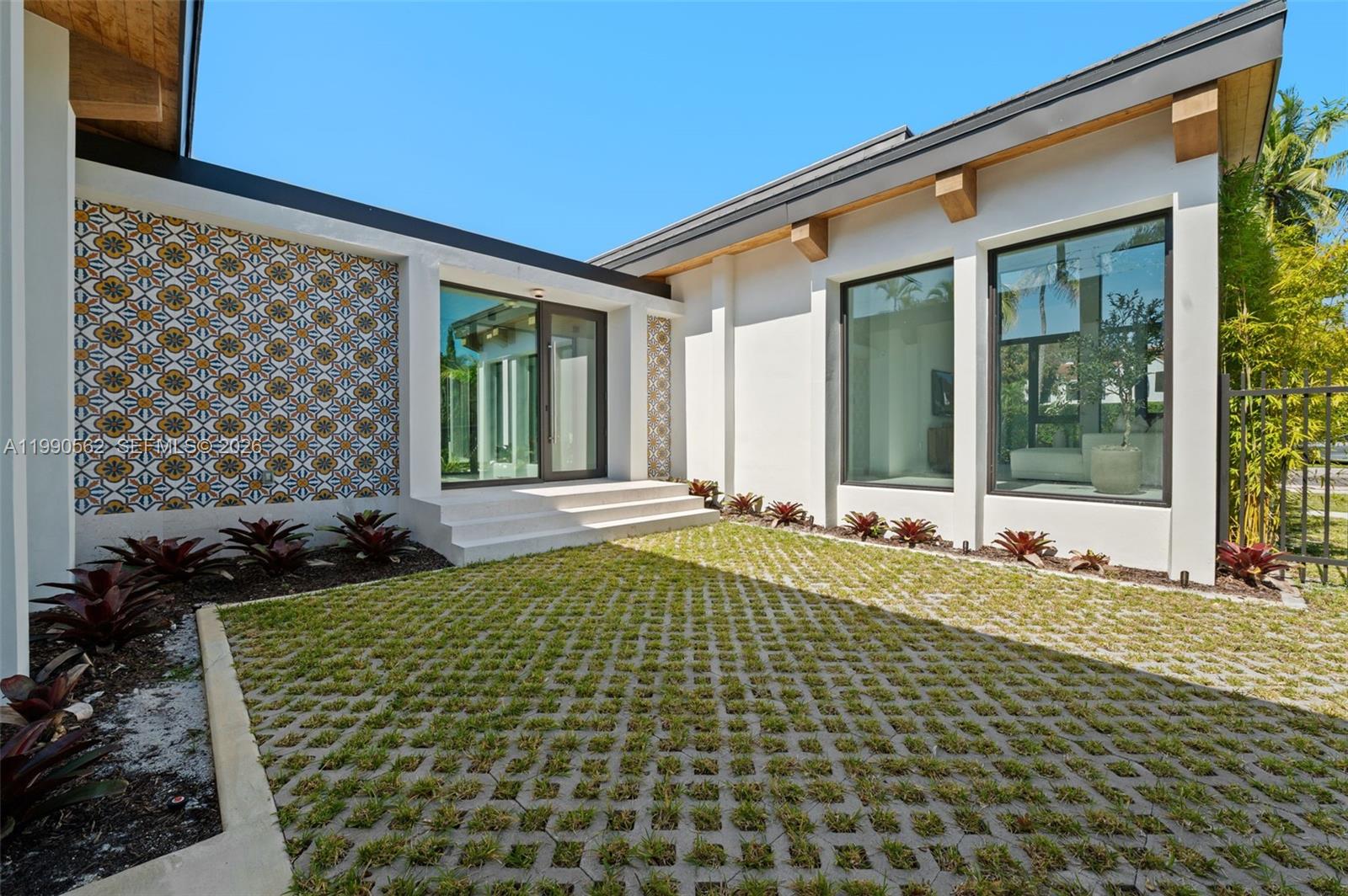 6716 San Vicente St Coral Gables, FL 33146