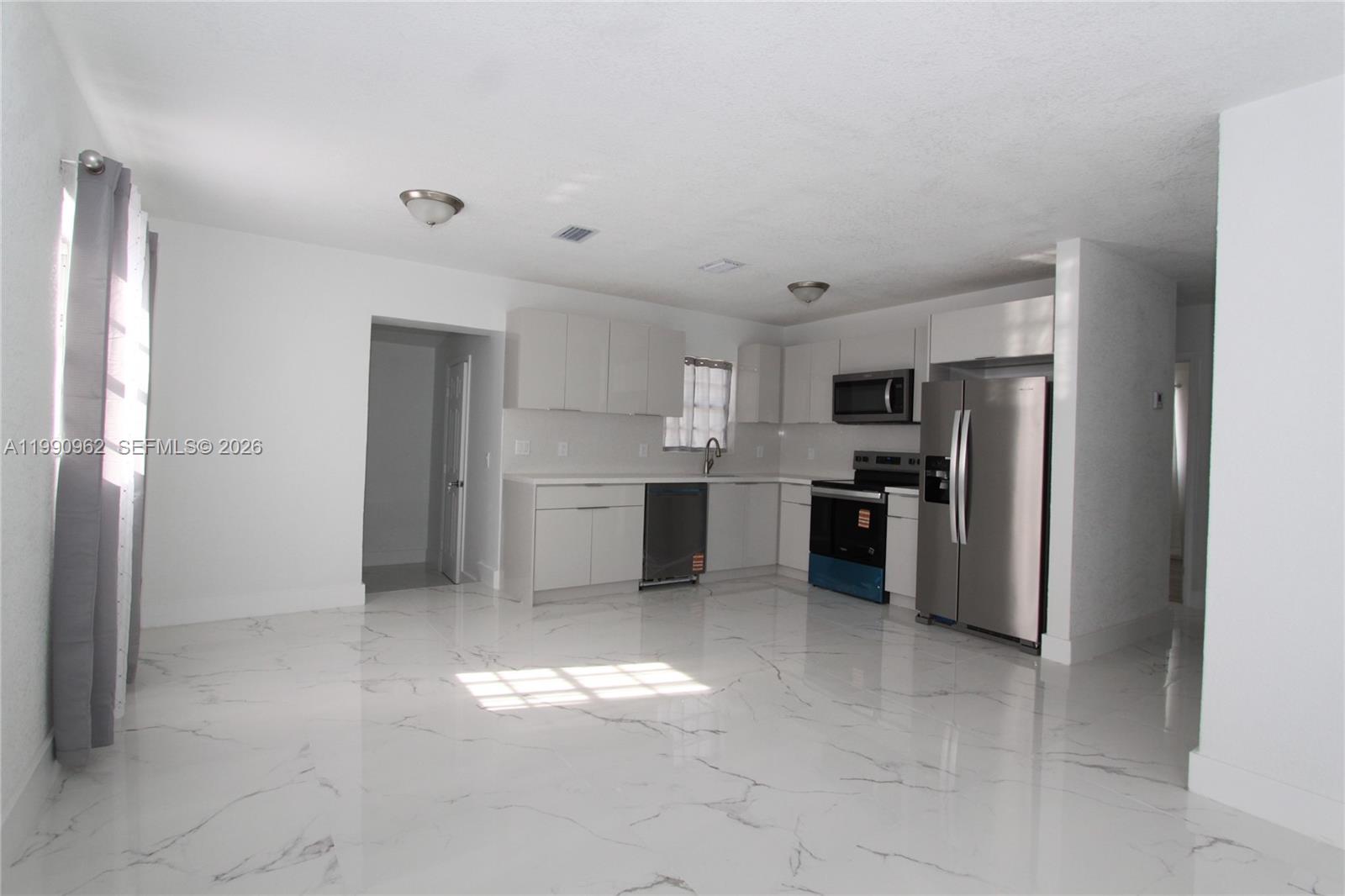 530 NW 10th Ave Boynton Beach, FL 33435