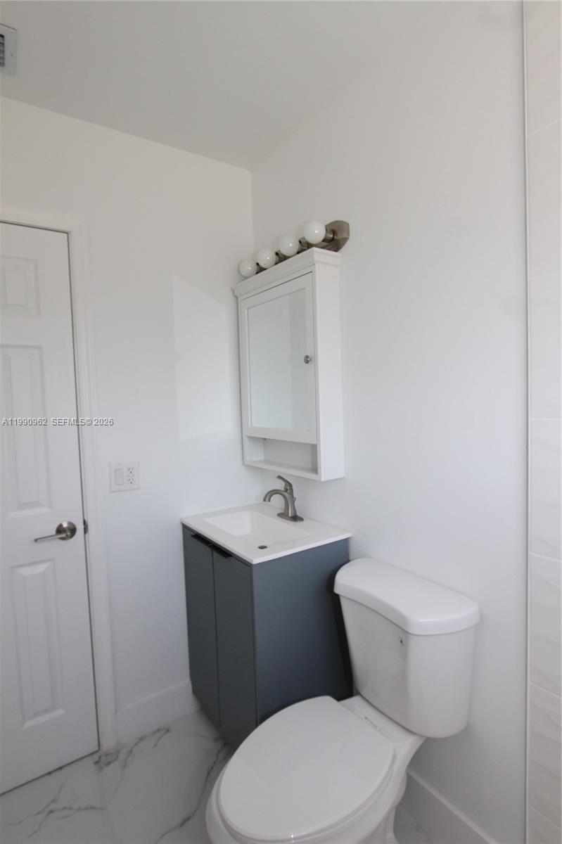 530 NW 10th Ave Boynton Beach, FL 33435