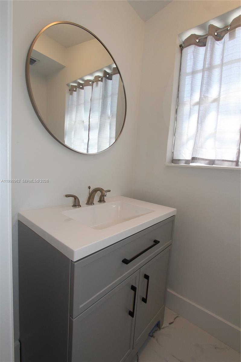 530 NW 10th Ave Boynton Beach, FL 33435