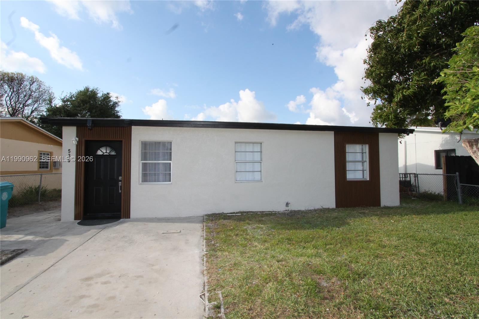 530 NW 10th Ave Boynton Beach, FL 33435