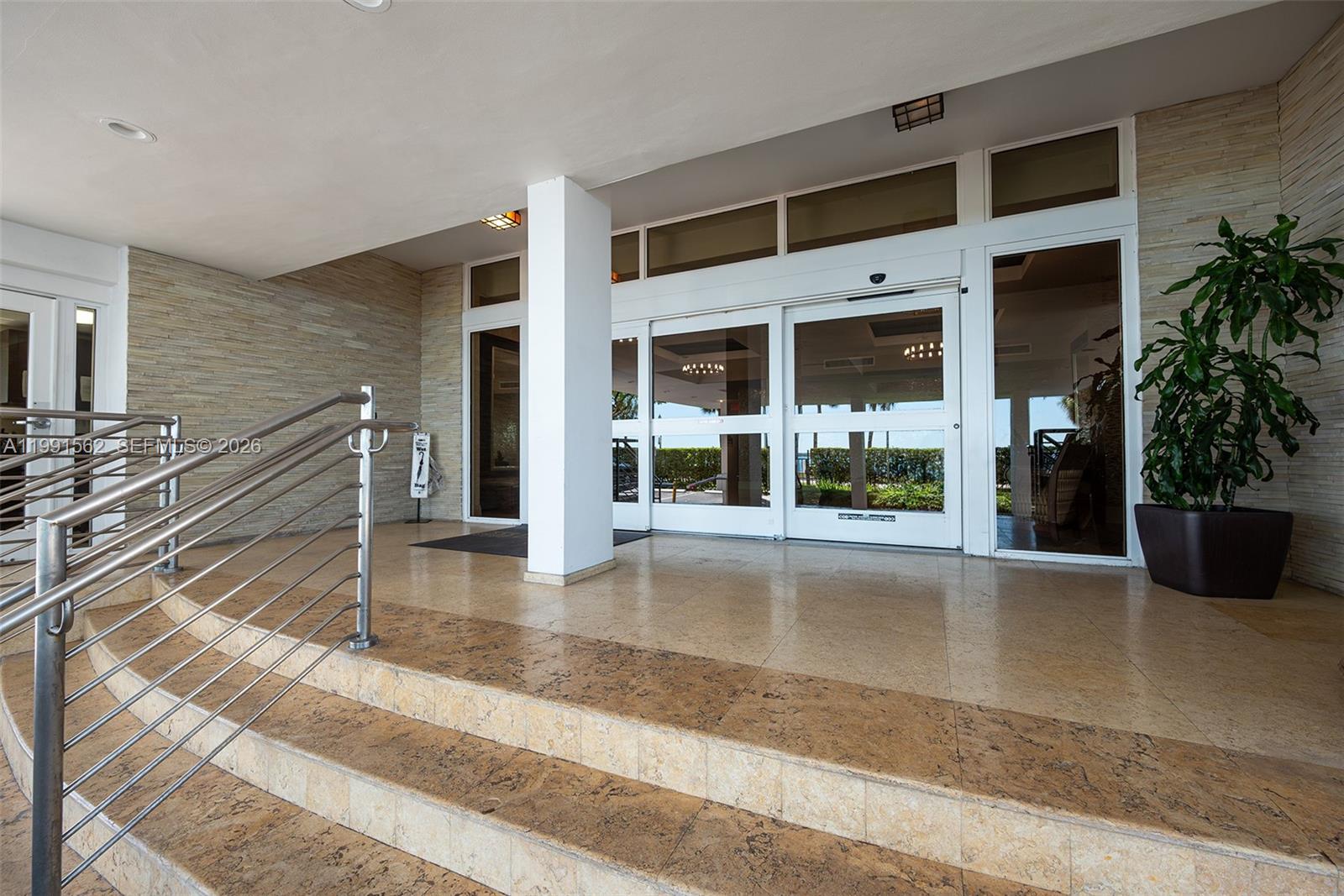 1420 Brickell Bay Dr #1003A Miami, FL 33131