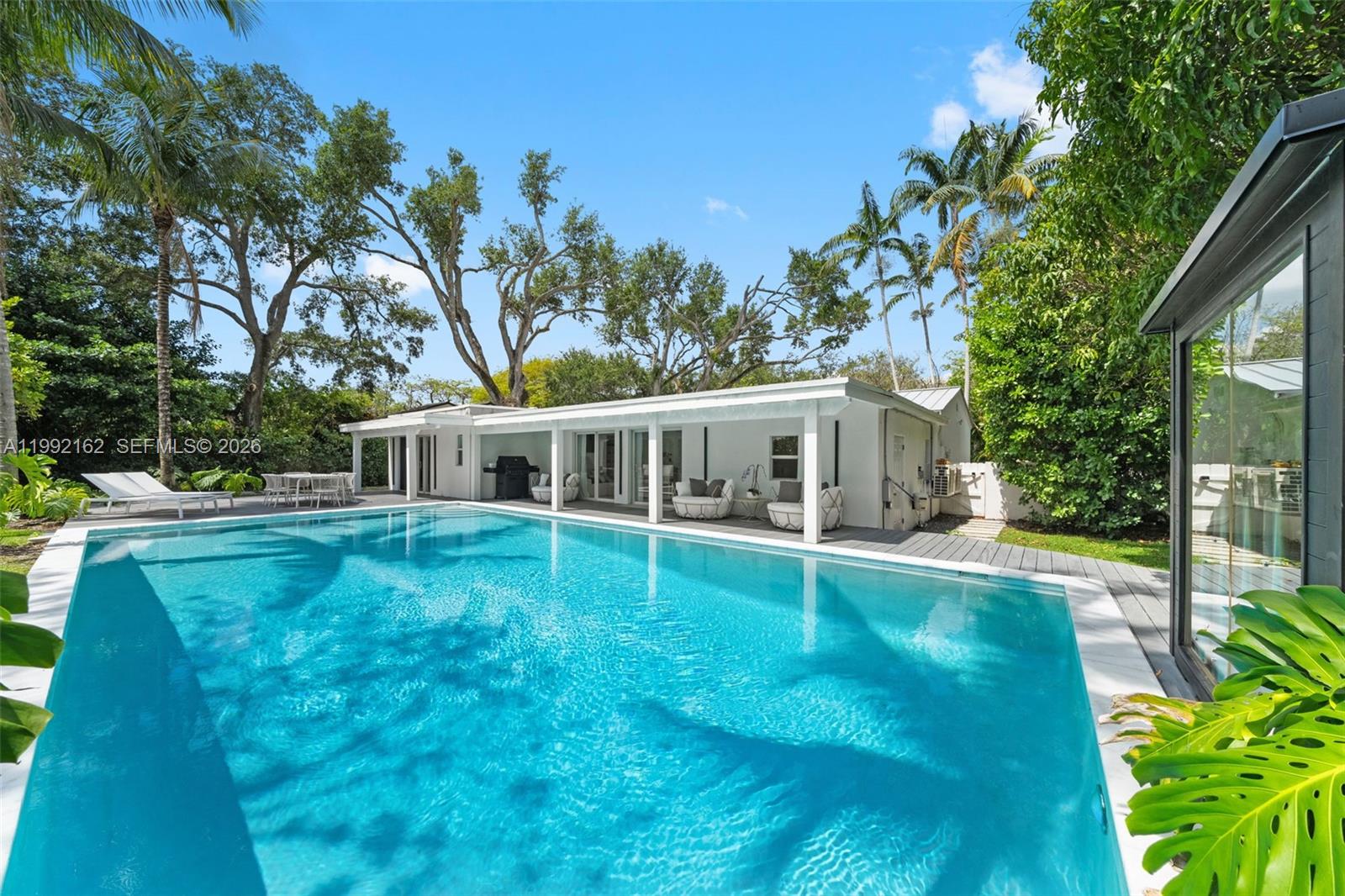 7531 SW 52nd Ct Miami, FL 33143