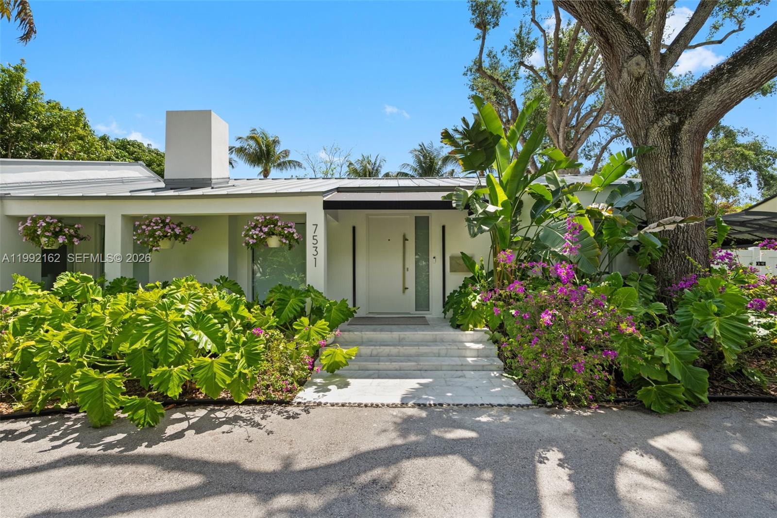 7531 SW 52nd Ct Miami, FL 33143