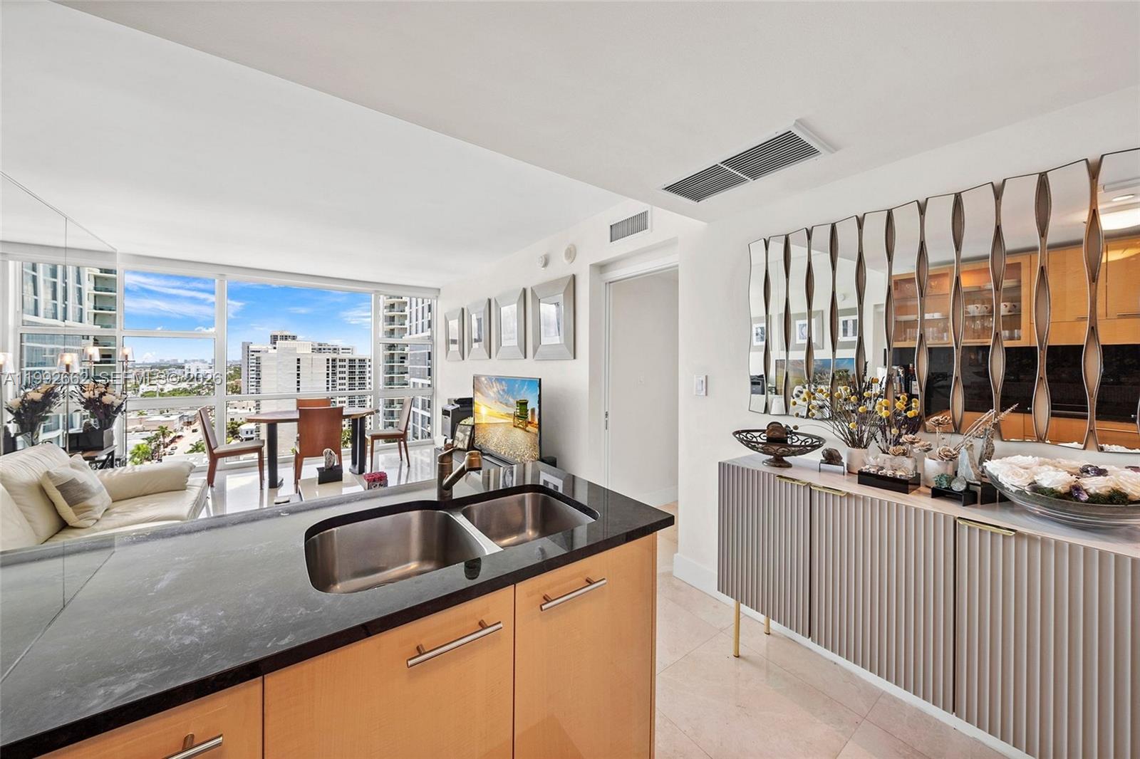 6801 Collins Ave #1414 Miami Beach, FL 33141