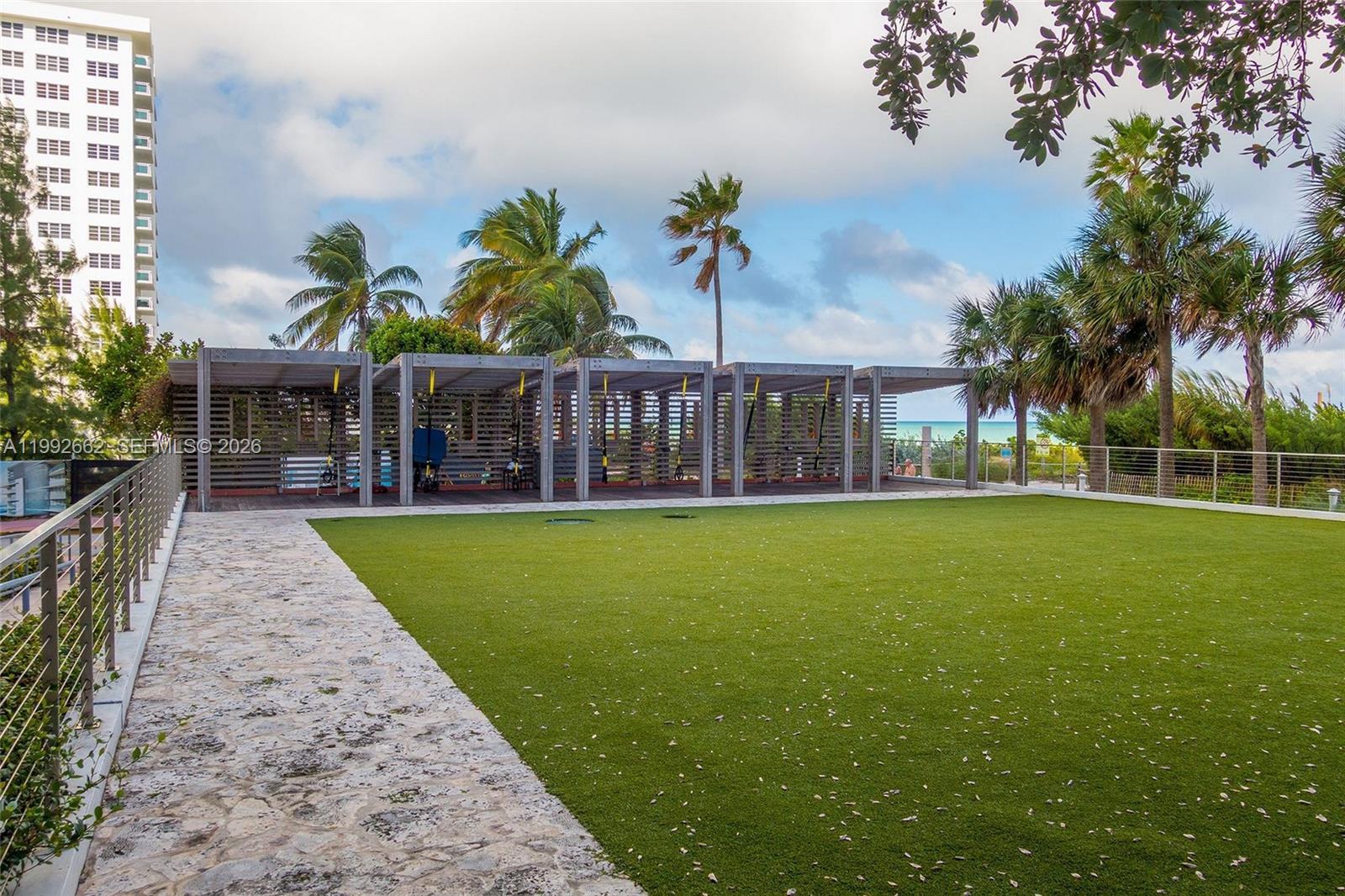 6801 Collins Ave #1414 Miami Beach, FL 33141