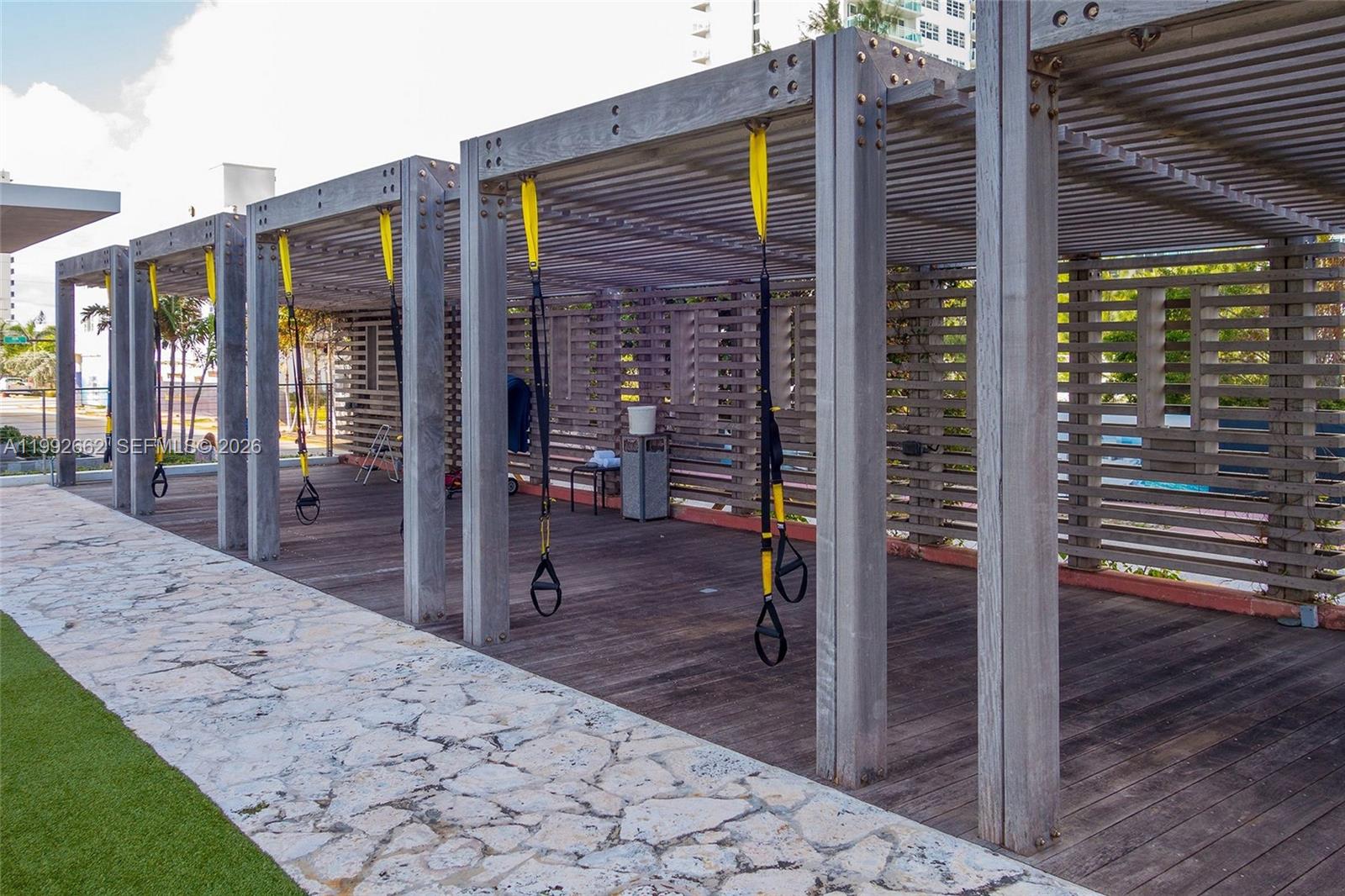 6801 Collins Ave #1414 Miami Beach, FL 33141