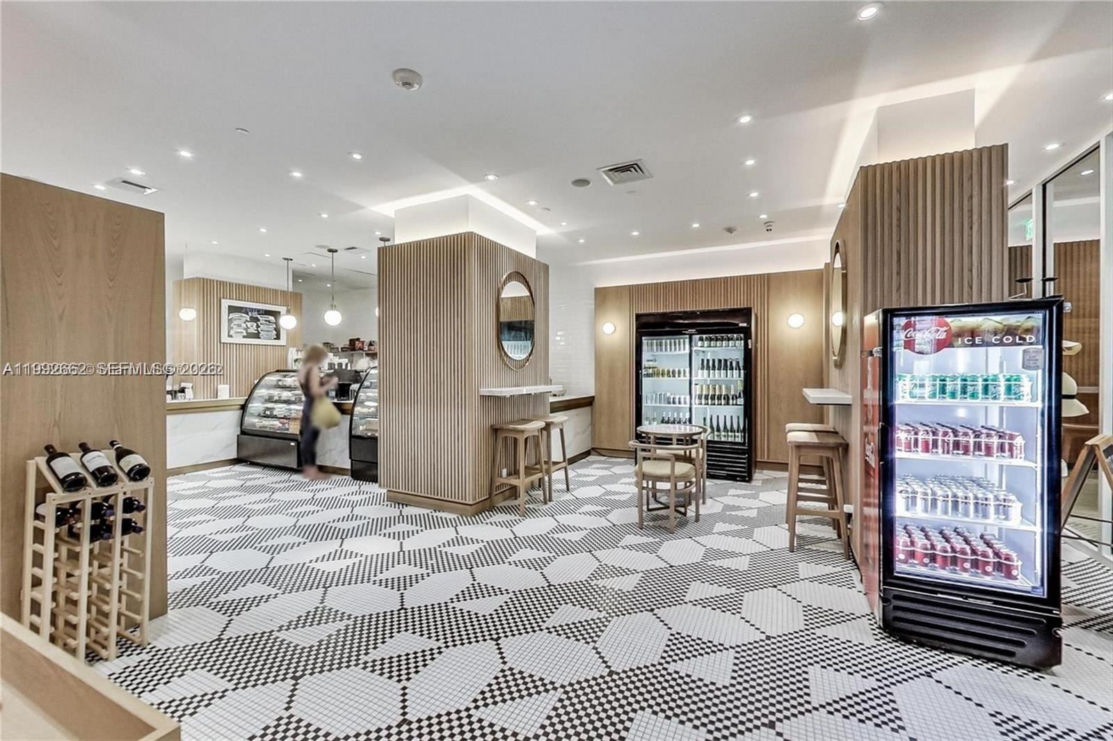 6801 Collins Ave #1414 Miami Beach, FL 33141