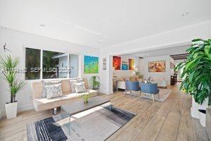 3551 E Glencoe St Miami, FL 33133