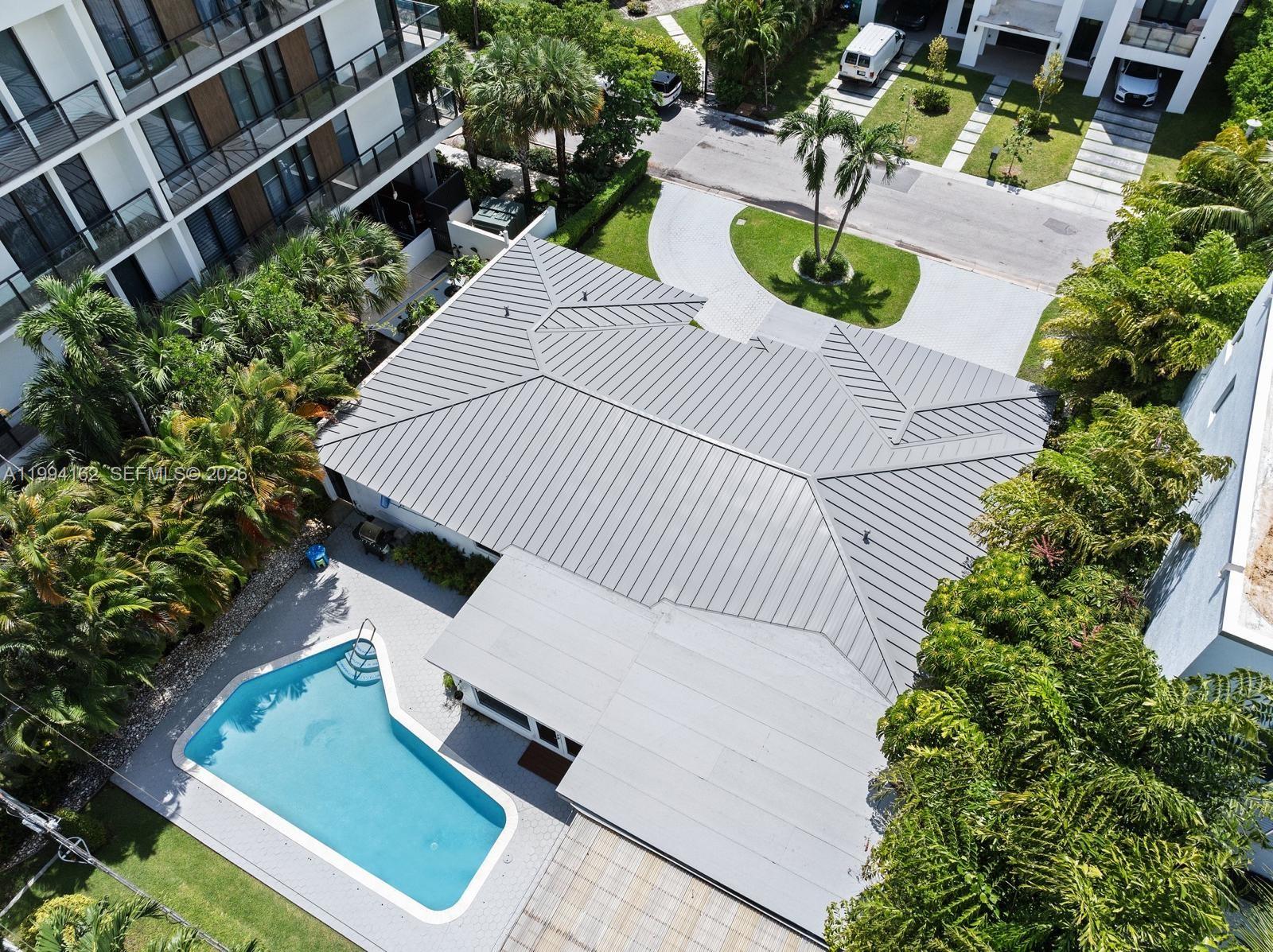 3551 E Glencoe St Miami, FL 33133