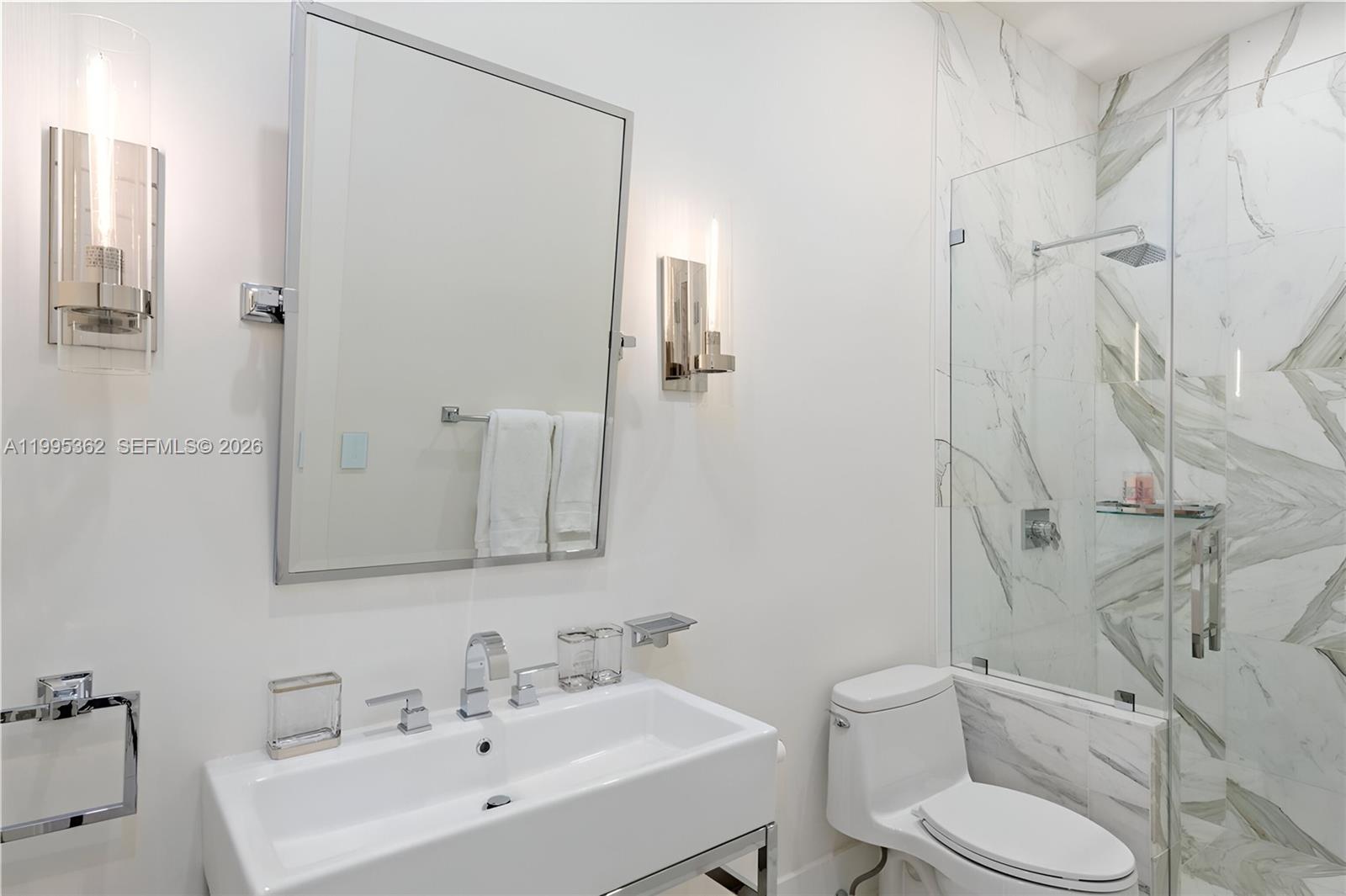 2575 Pine Tree Dr #. Miami Beach, FL 33140