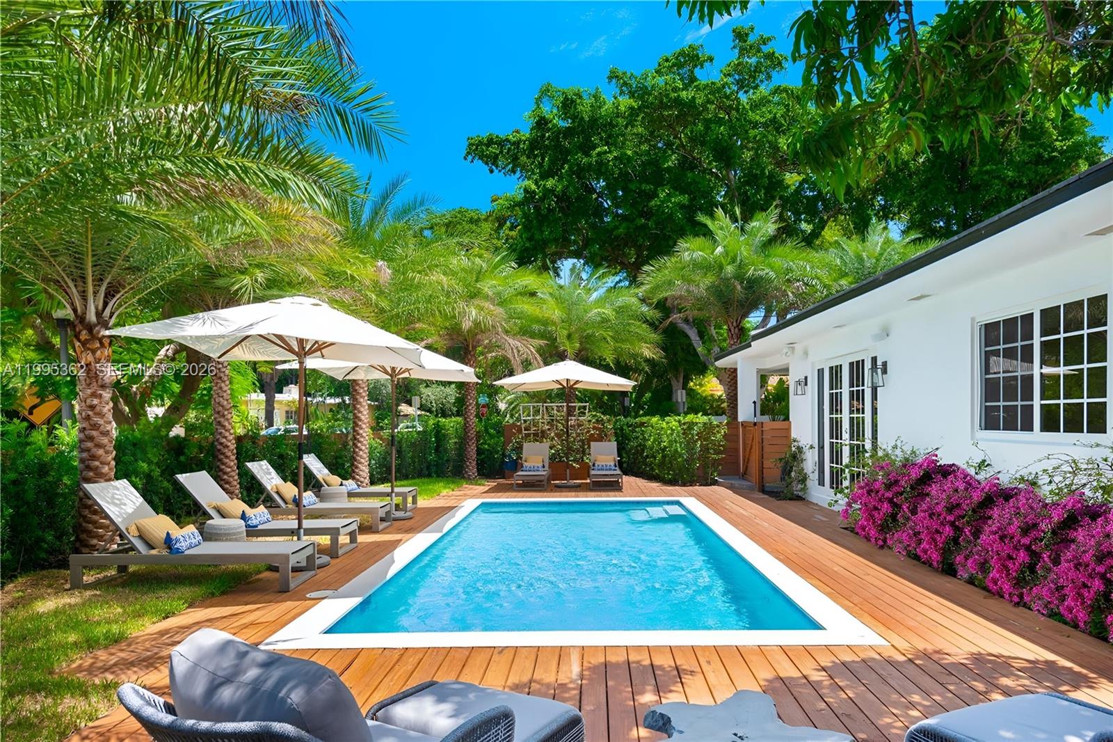 2575 Pine Tree Dr #. Miami Beach, FL 33140