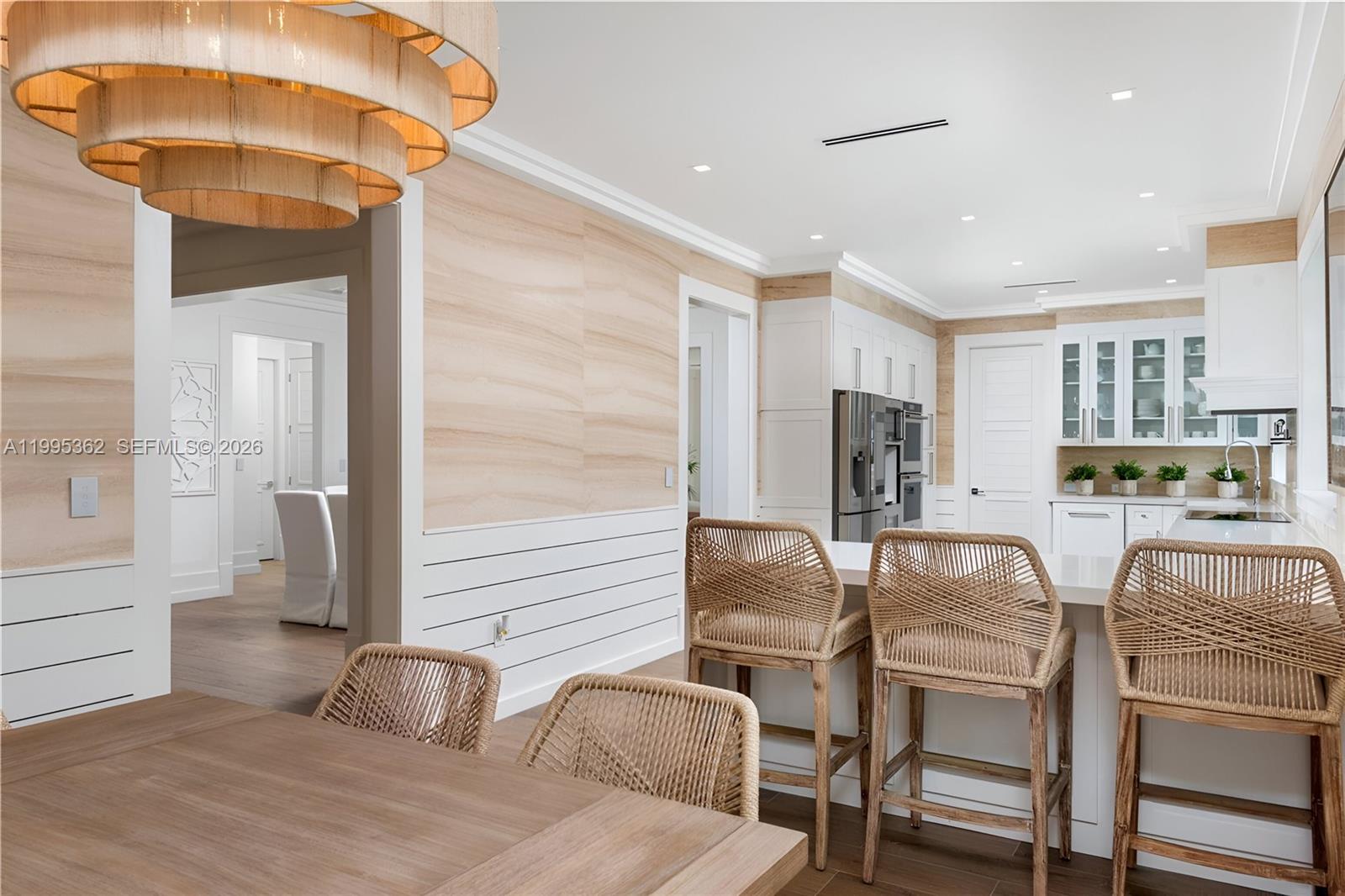 2575 Pine Tree Dr #. Miami Beach, FL 33140