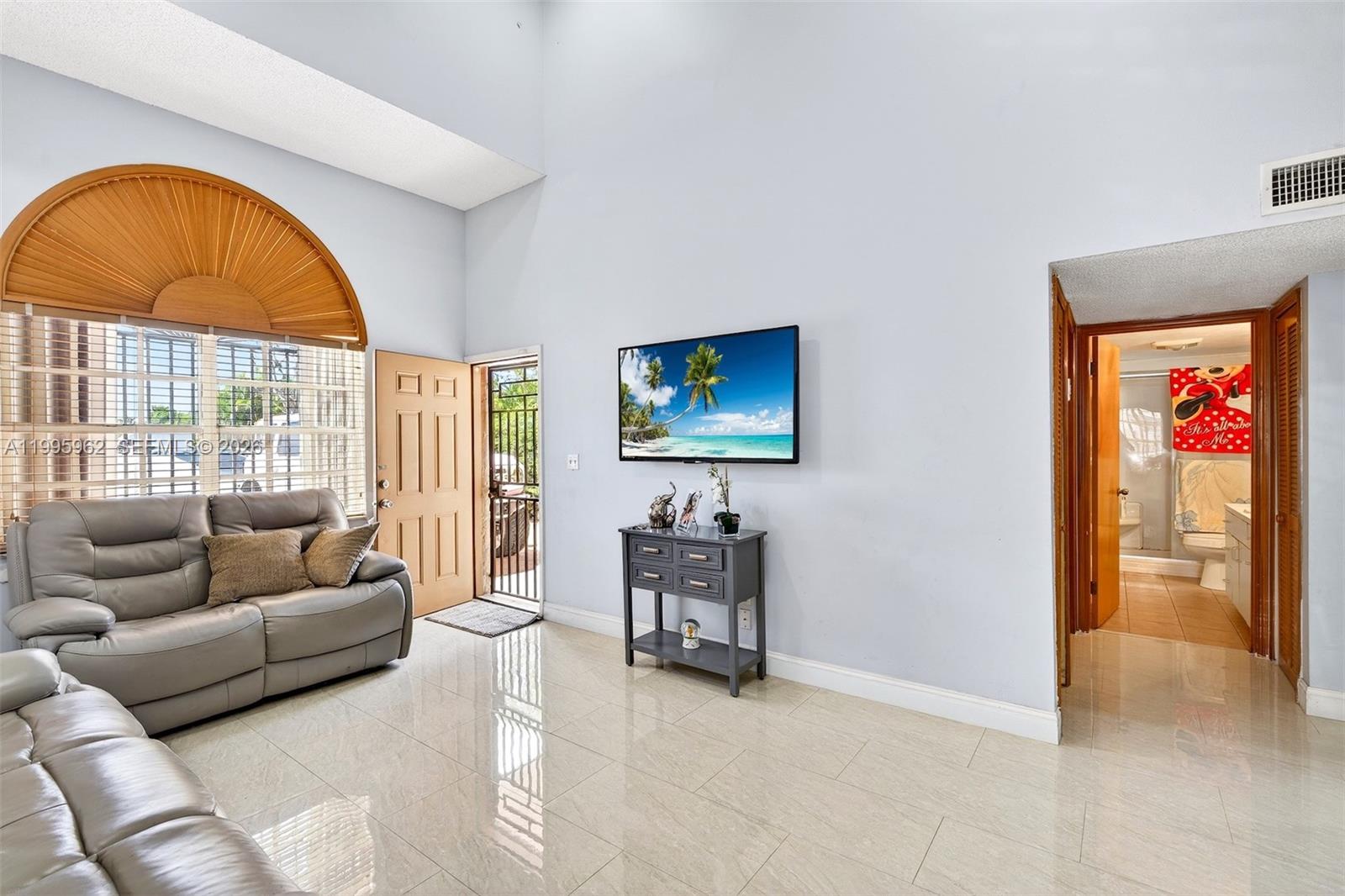 7821 SW 9th Ter Miami, FL 33144