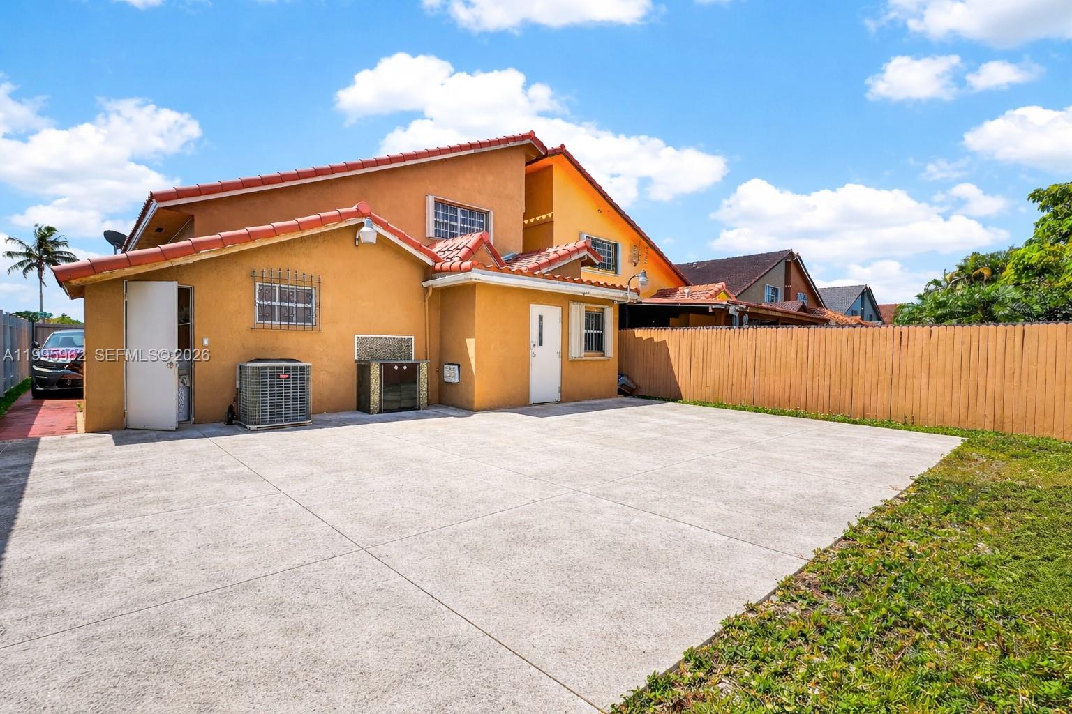 7821 SW 9th Ter Miami, FL 33144