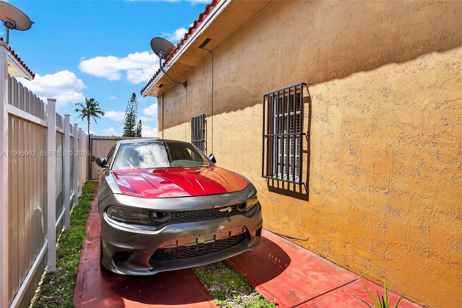 7821 SW 9th Ter Miami, FL 33144