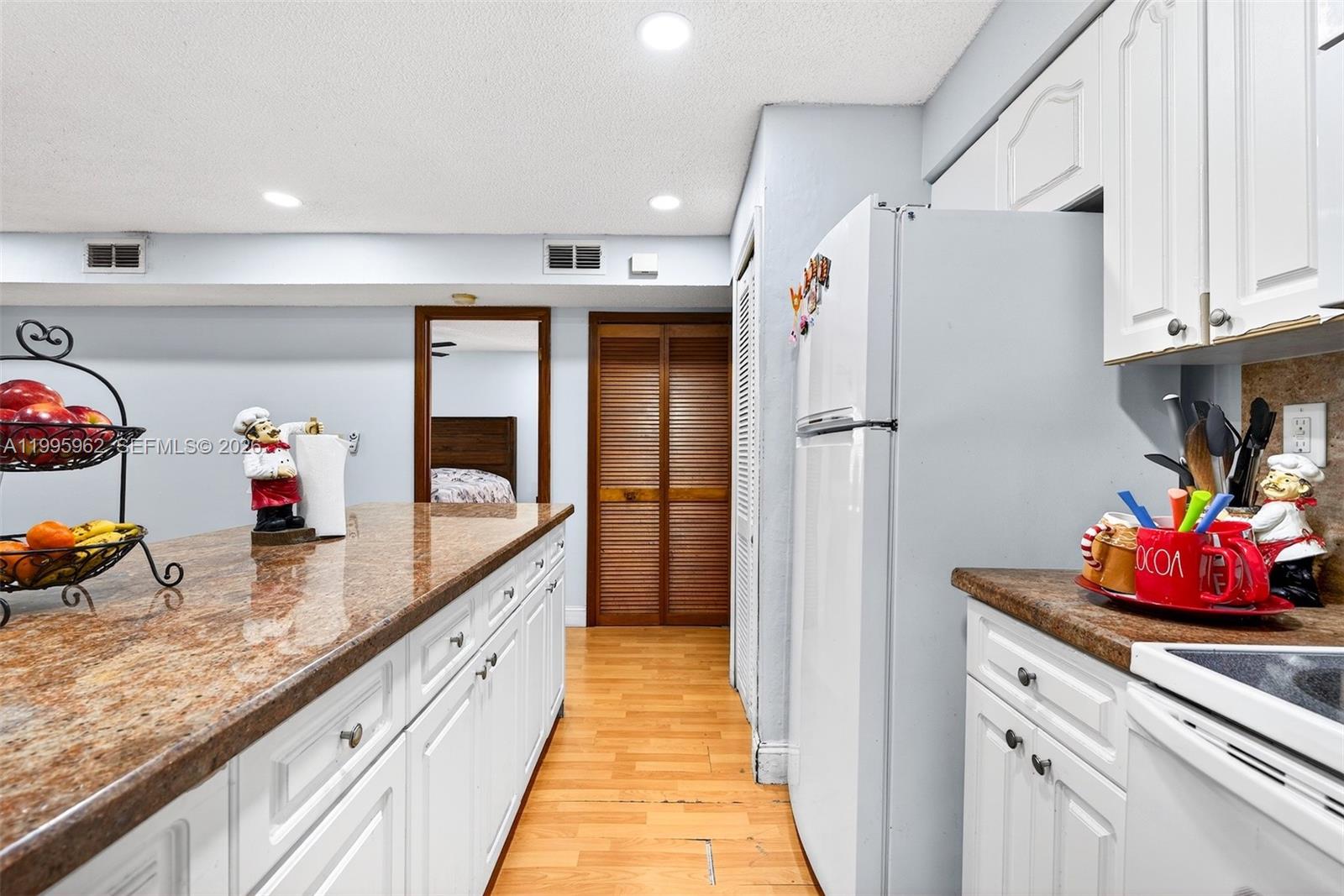 7821 SW 9th Ter Miami, FL 33144